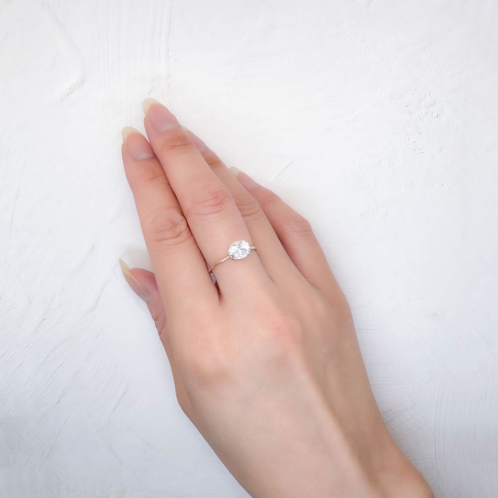レインボームーンストーン タンザニア産 0.89ct [250730917]7.2x6mm前後
