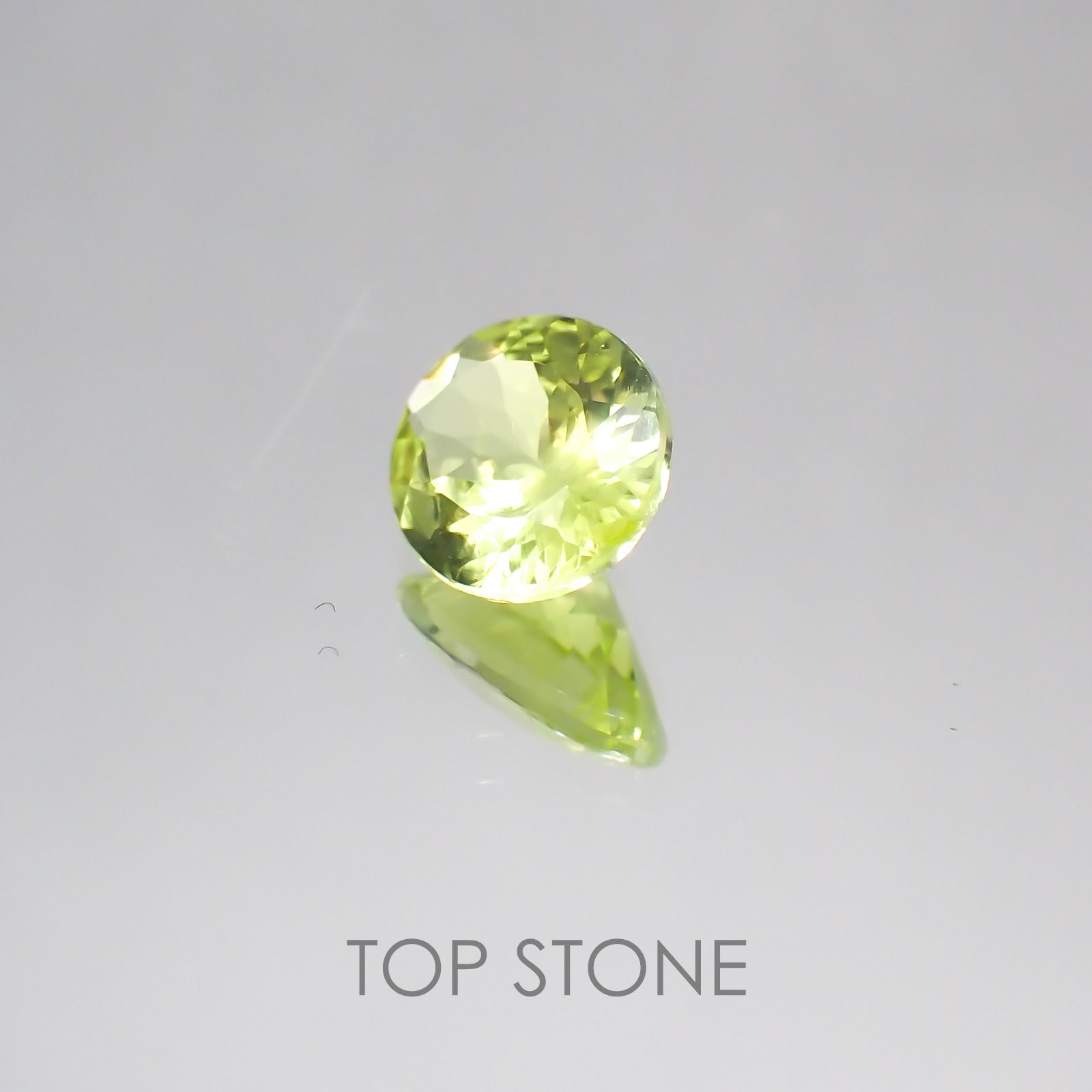 パロットクリソベリル インド産 ルース 0.96ct[20128559]6.9×5.7mm前後