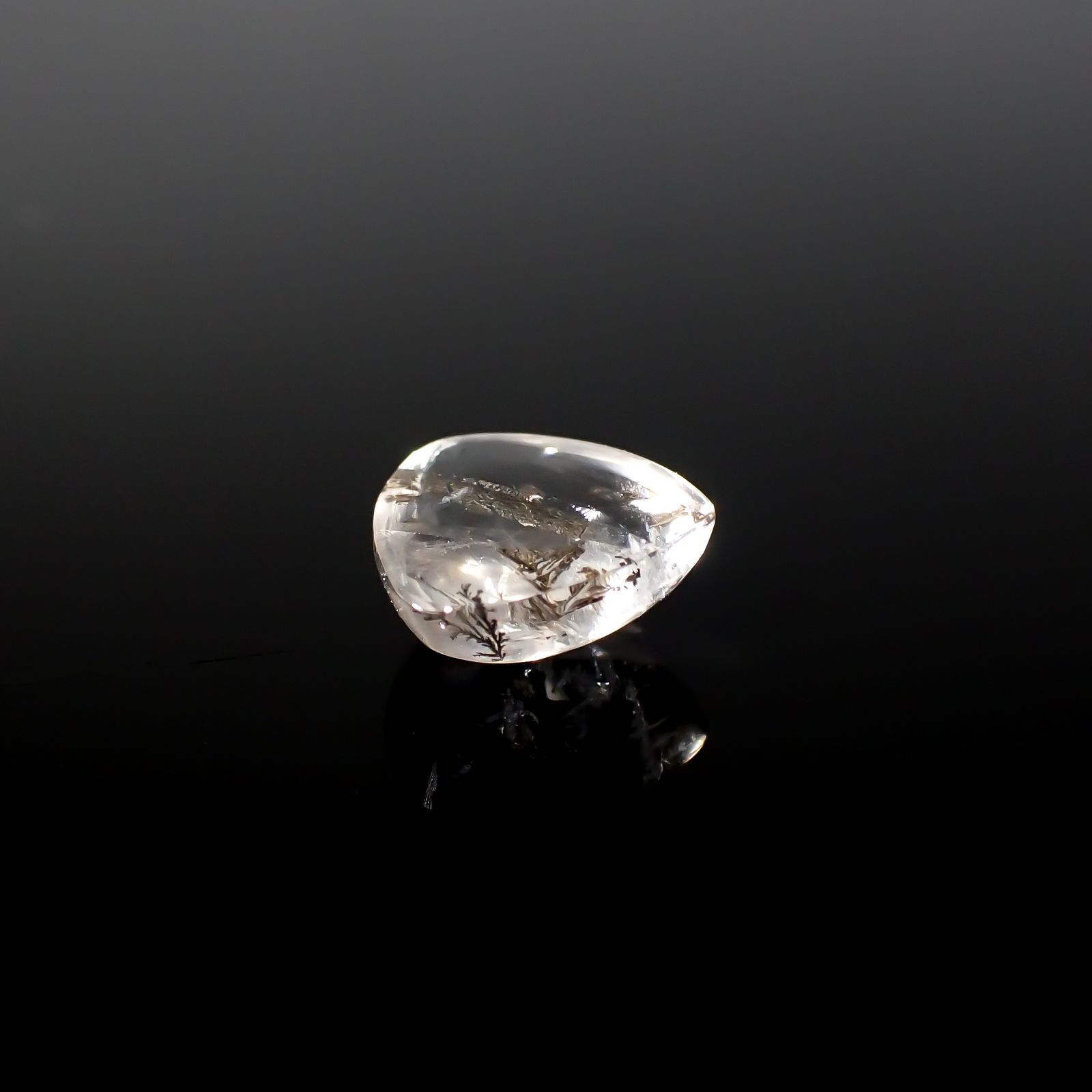 デンドリチッククォーツ ブラジル産 2.23ct[231225129]8.9x8.8mm前後