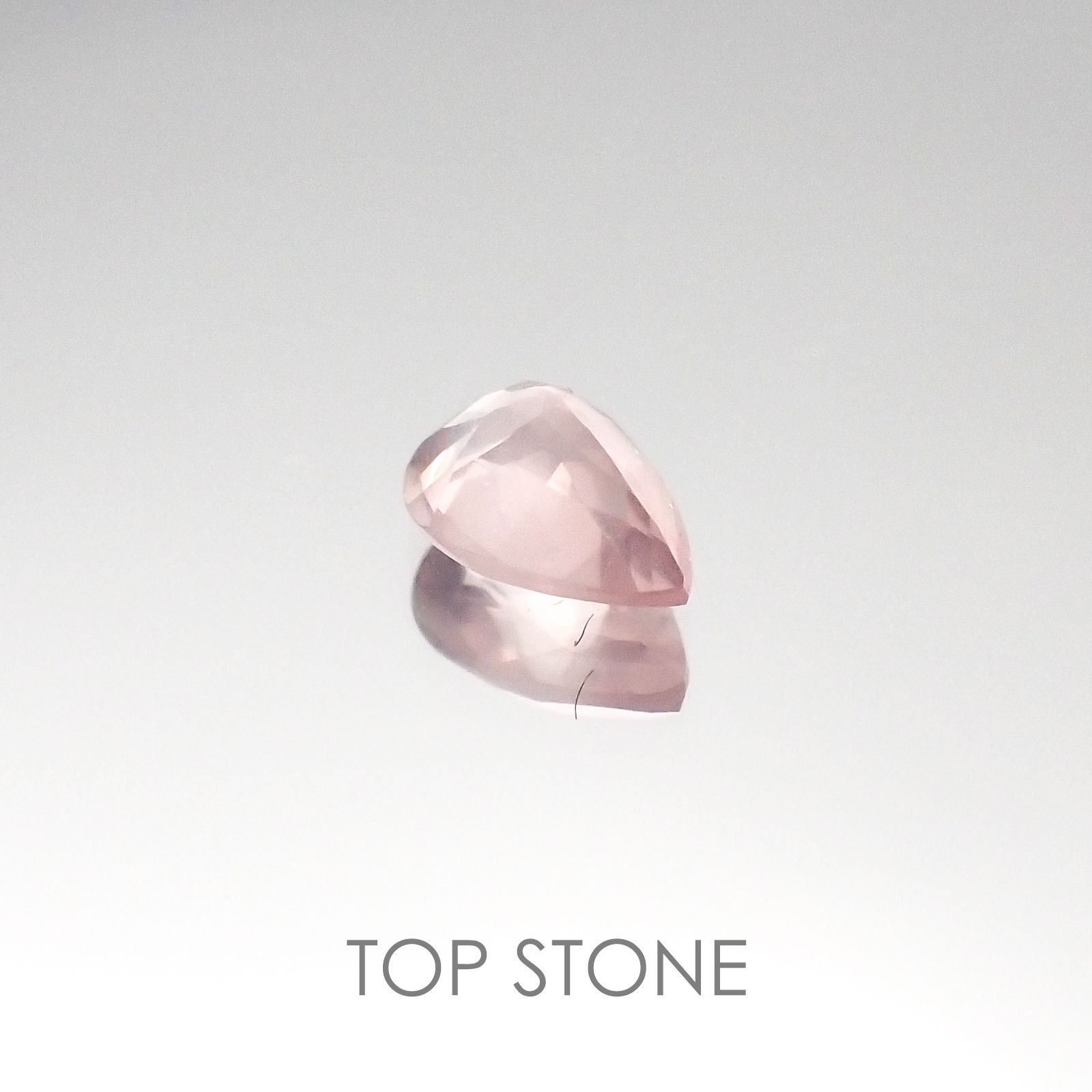 ディープローズクォーツ モザンビーク産 ルース 0.37ct[20095376]5.9×4.1mm前後