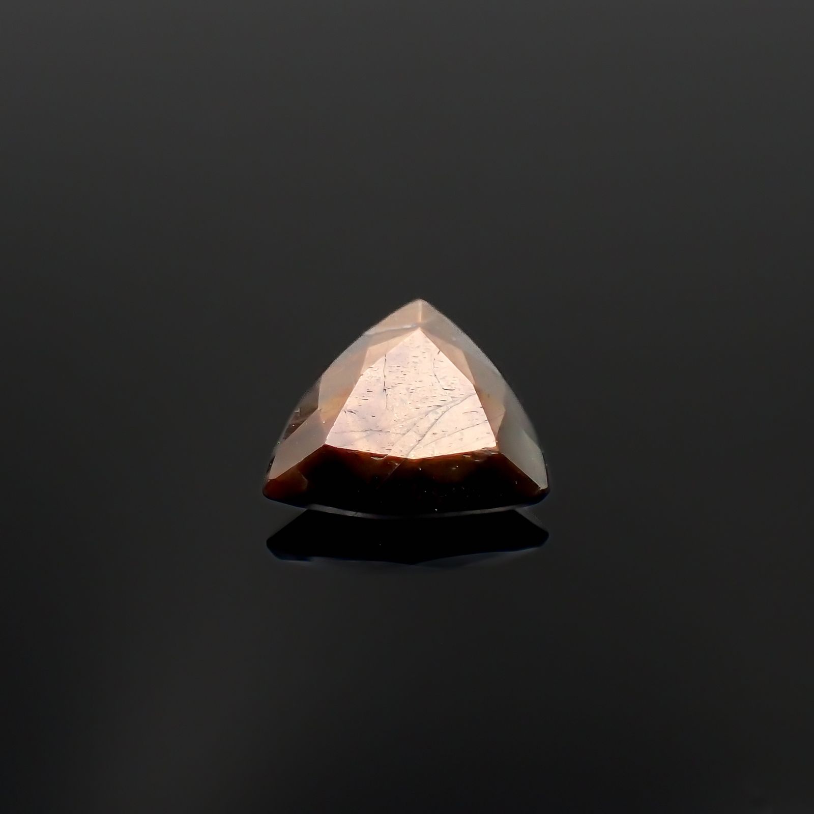 ゴールドシーンサファイア非加熱 ケニア産 1.50ct[230321329]7.8x8mm前後