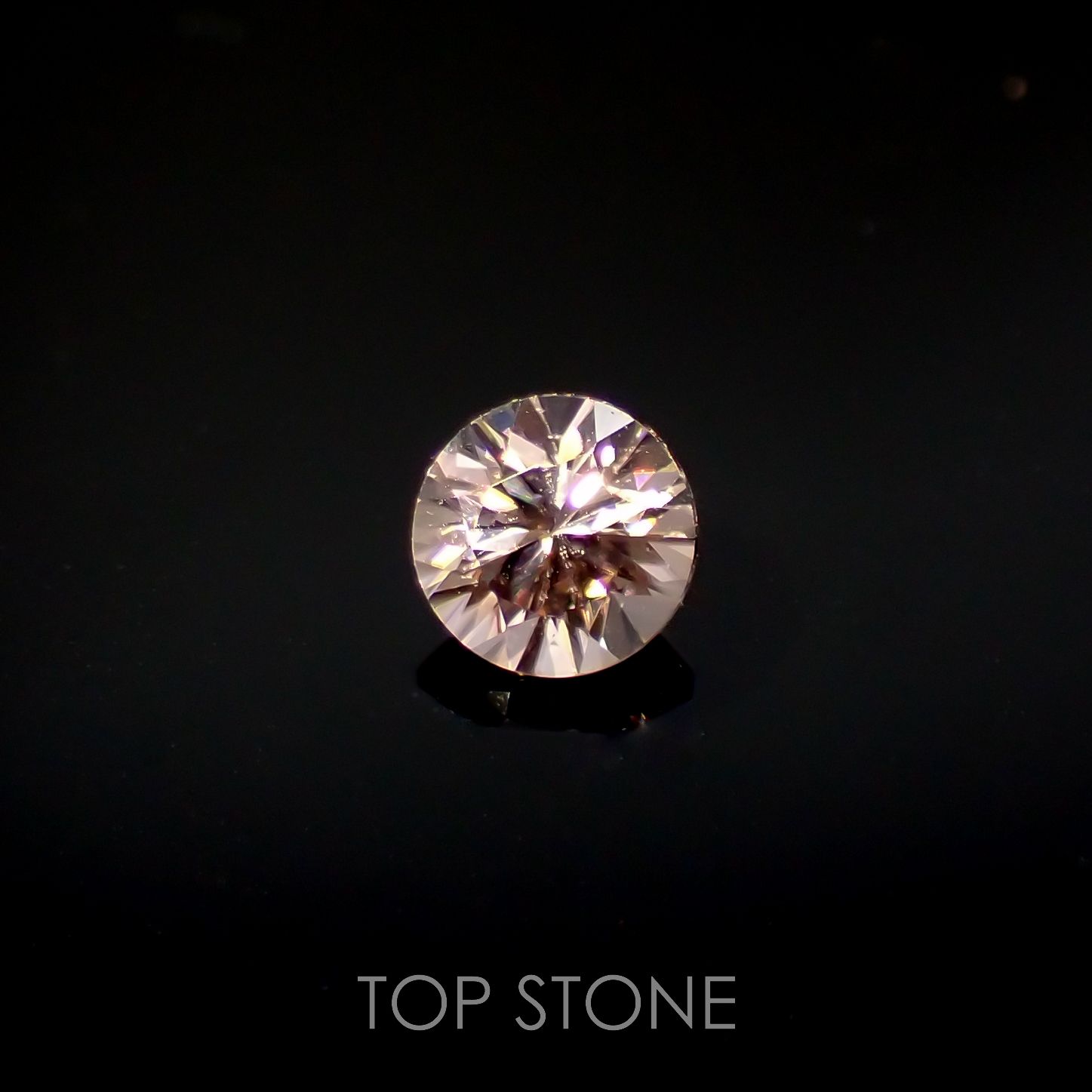 ライトピンクジルコン(宝石名ジルコン)スリランカ/カンボジア産 0.40ct 識別済[220616665]4x4mm前後