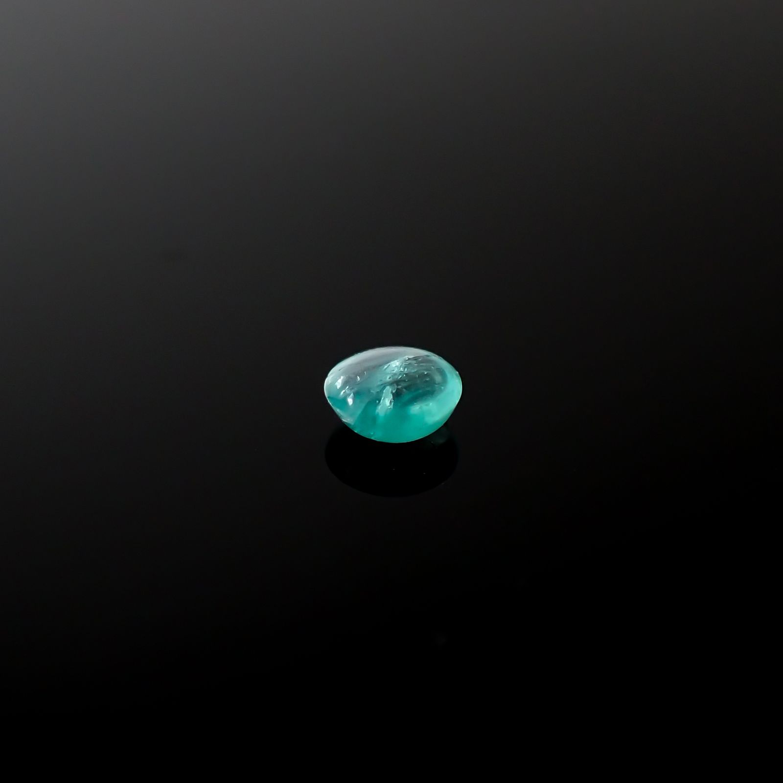 アウイナイト フルオレッセンス アフガニスタン産 0.084ct[240326754]3.1x3.1mm前後