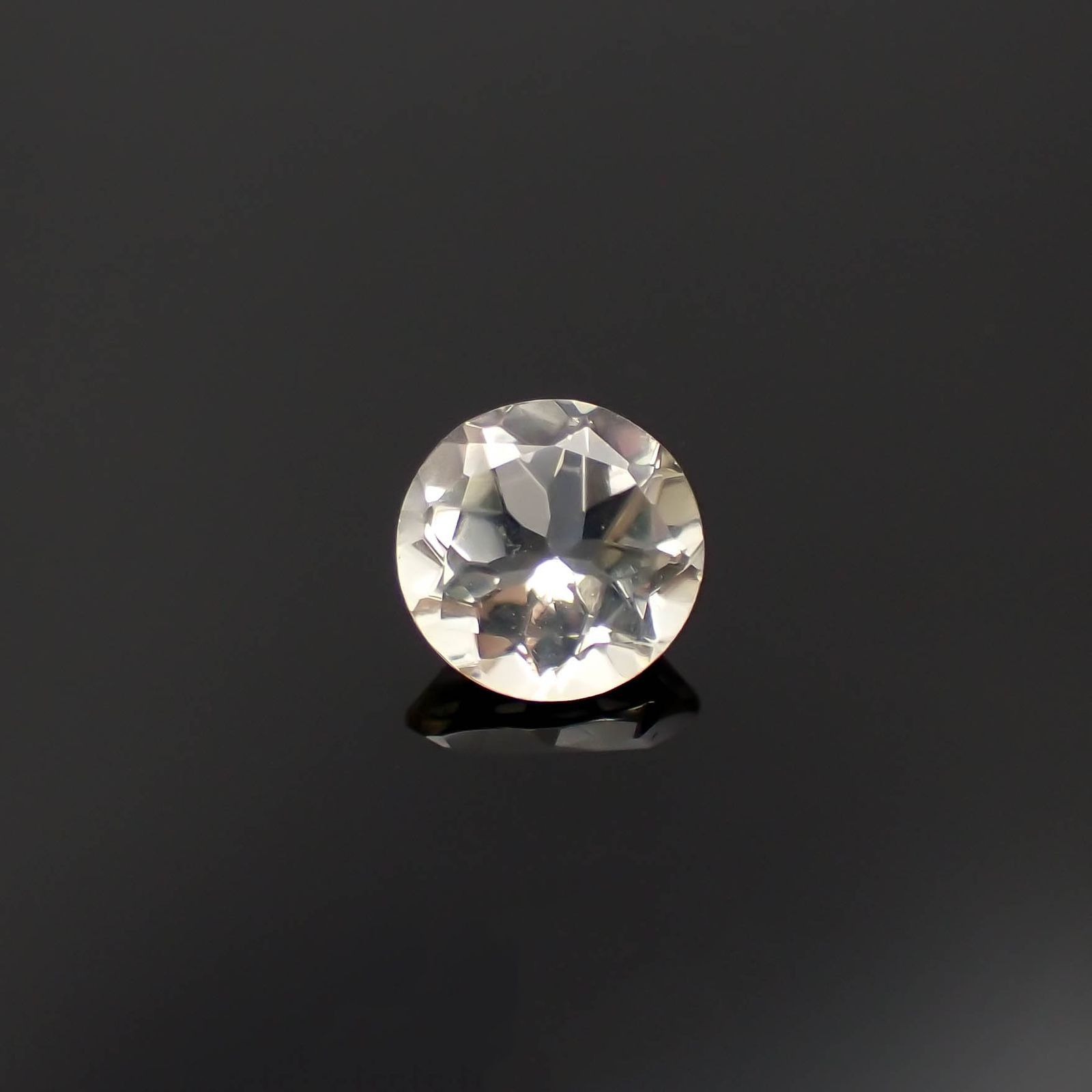 ゴールデンラブラドライト メキシコ産 1.17ct / 7.3x7.3mm前後 [251220365]