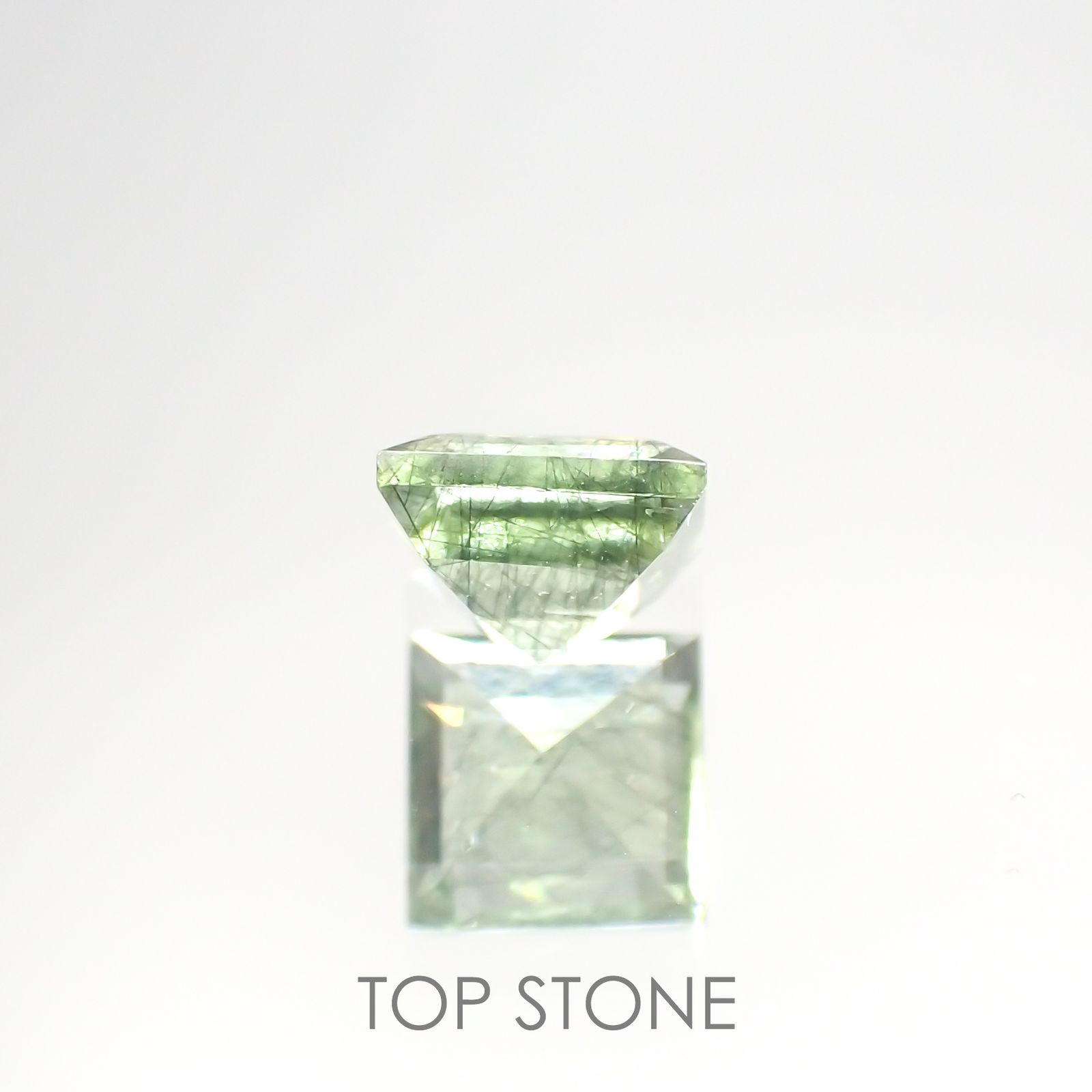 ルドウィジャイトインペリドット(宝石名ルドウィジャイトインペリドット) パキスタン産 1.29ct 識別済[211013503]6×5.9mm前後