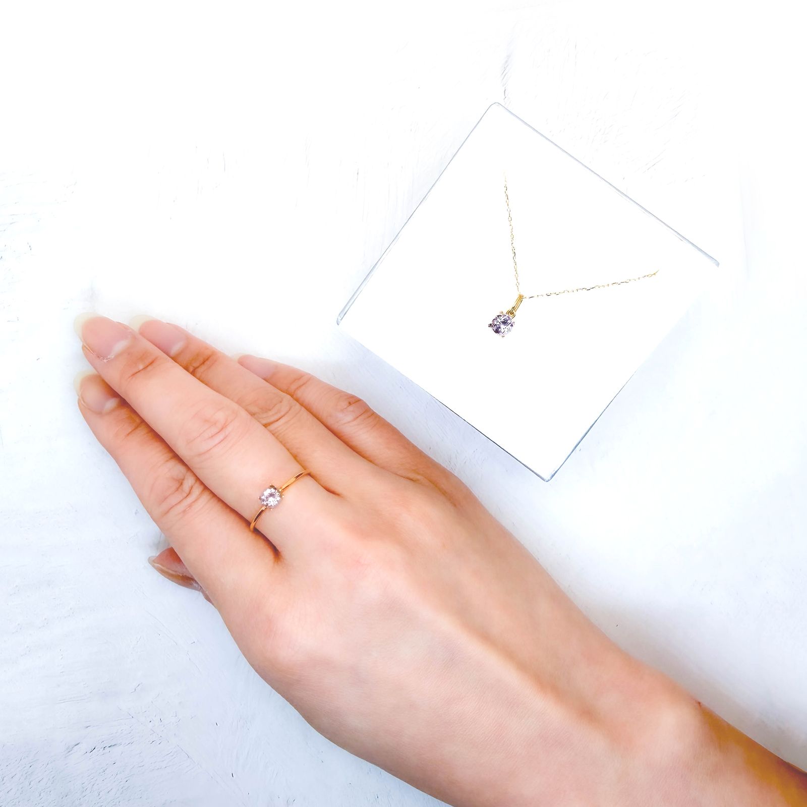 ◇ペアセット◇モルガナイト ブラジル産 0.81ct(2pcs合計) / 4.6-4.7x4.6-4.7mm前後 [260431958]