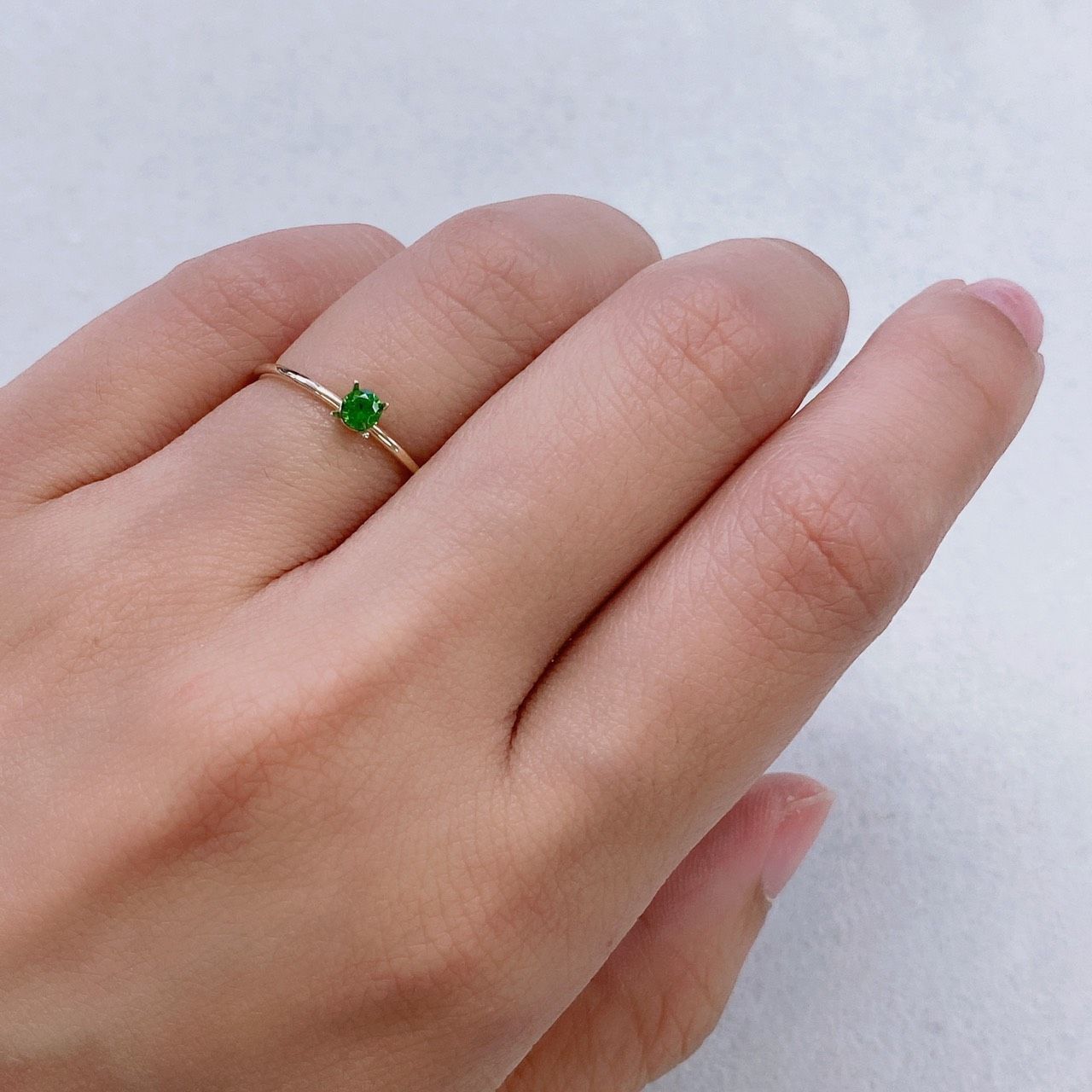 デマントイドガーネット(宝石名デマントイド・ガーネット) ロシア産 0.135ct ソ付(彩珠)[210712087]3×3mm前後