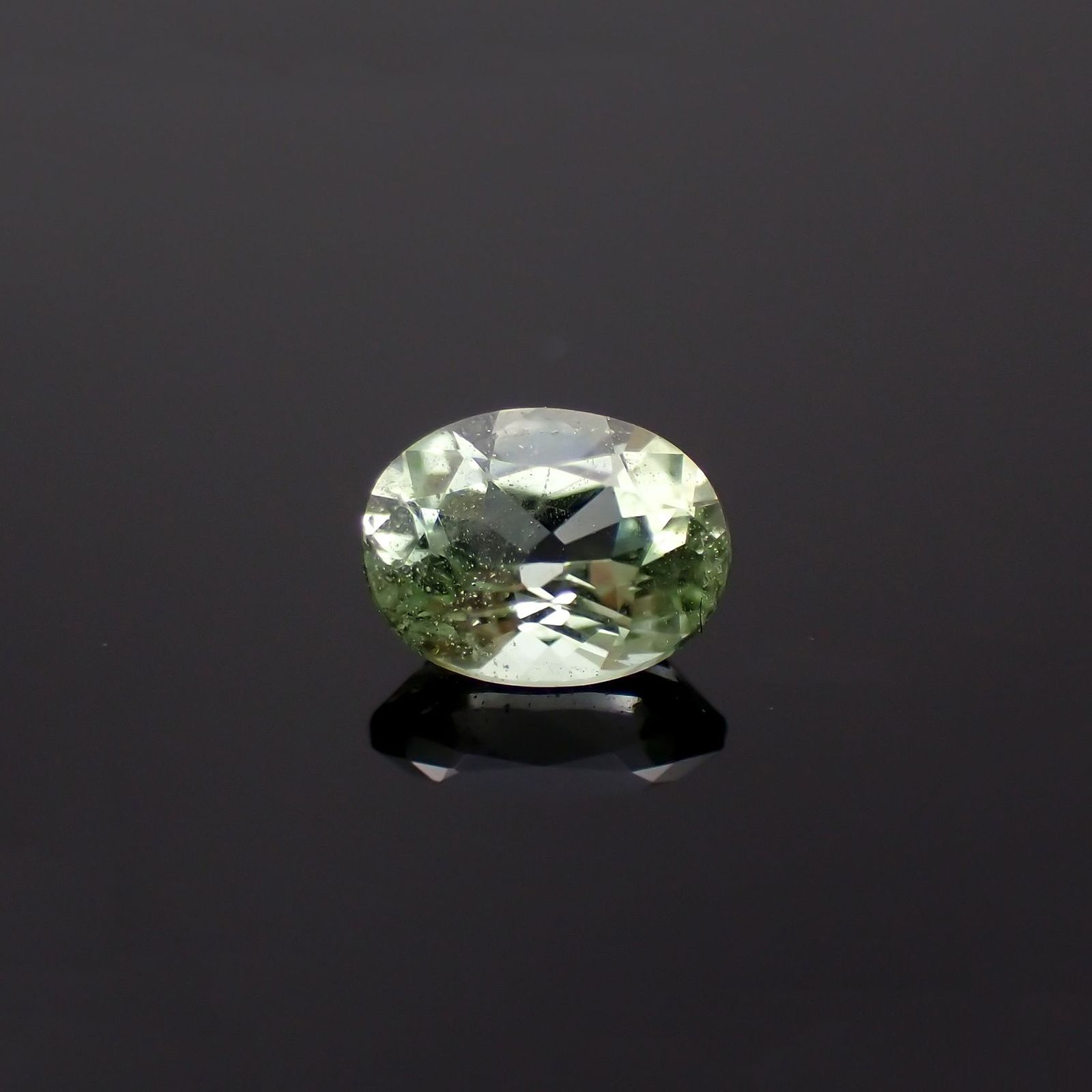 バナジウムコーネルピン(宝石名コーネルピン)タンザニア・タンガ州産 識別済 0.44ct / 5.4x4.1mm前後 [230521915]