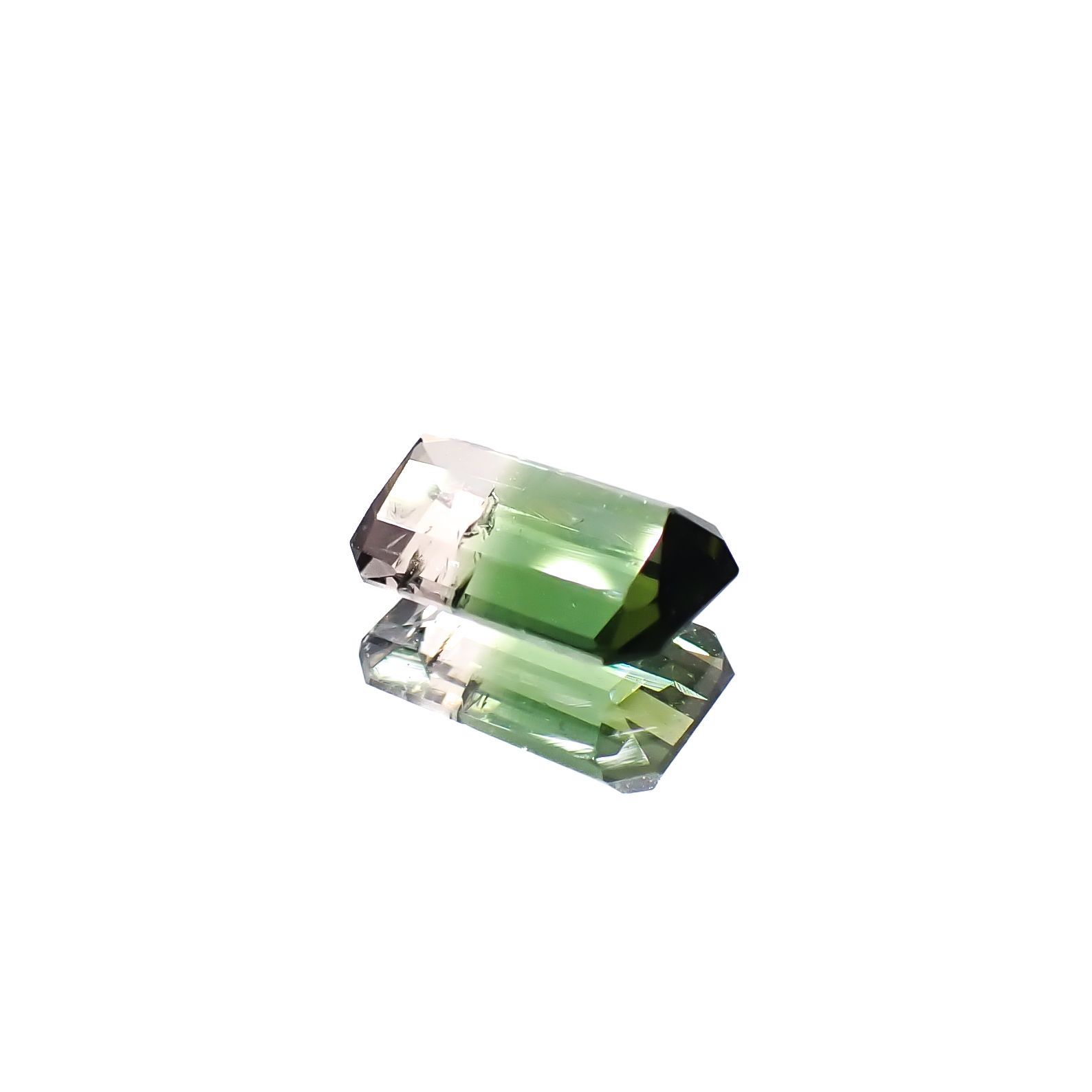 バイカラートルマリン アフガニスタン産 0.64ct[240929147]6.6x4.3mm前後