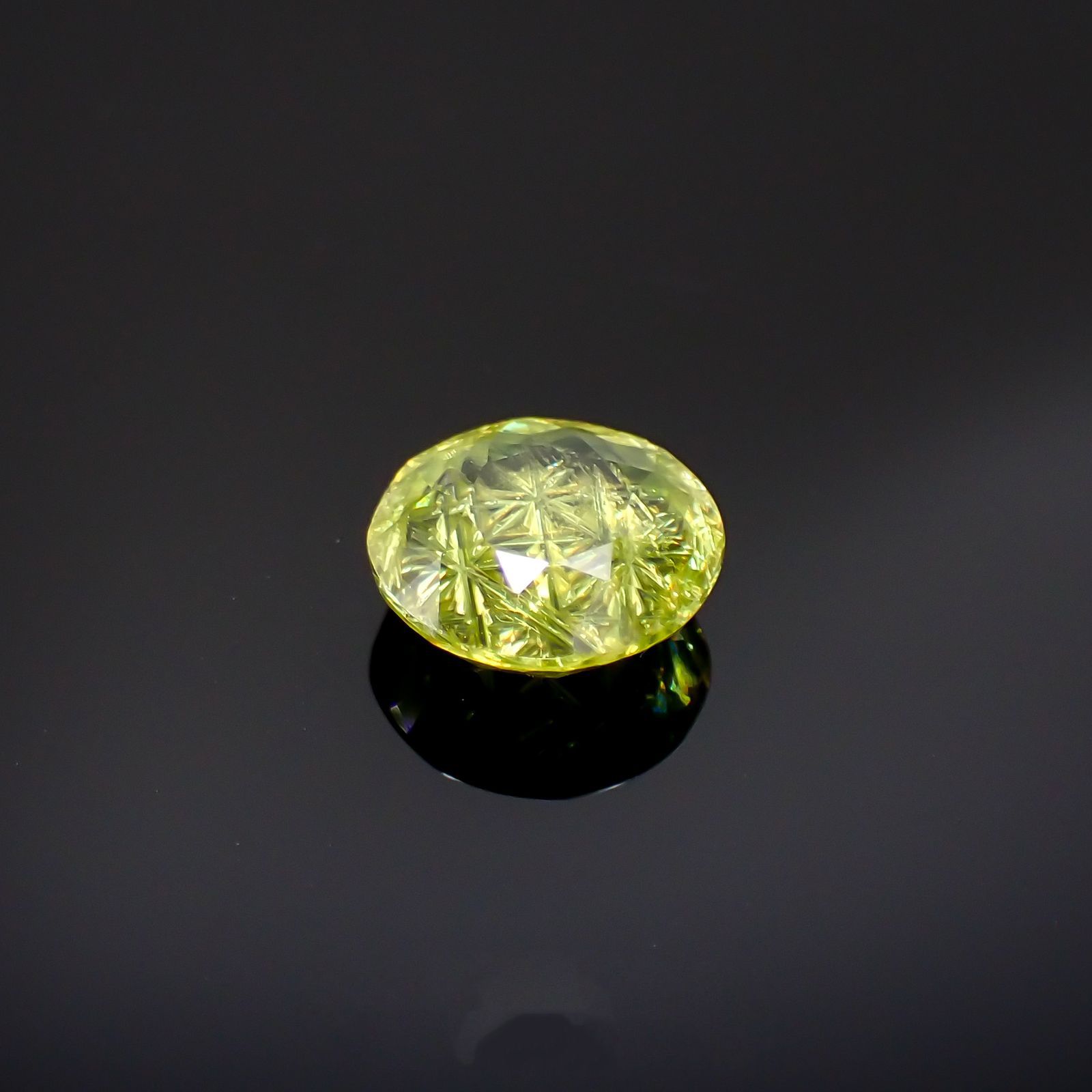 ◇甲州貴石切子Plus Three◇スフェーン カード付き(宝石名スフェーン)マダガスカル産 2.269ct 識別済[220616063]8.6x8.5mm前後