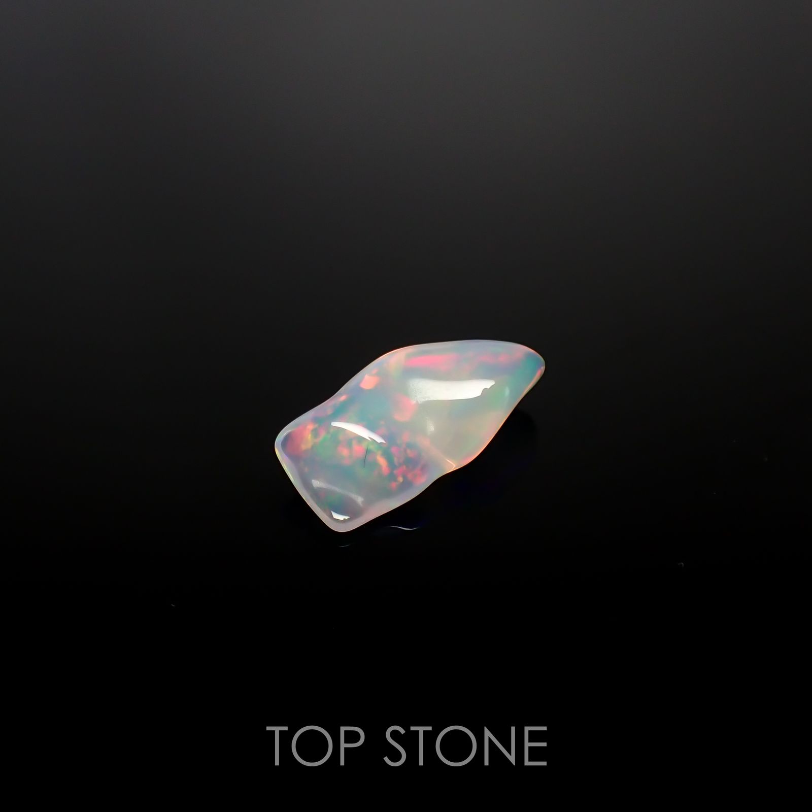 ◇バロック型◇エチオピアオパール(宝石名オパール) エチオピア産 2.94ct 識別済[210611397]16.3×7.8mm前後