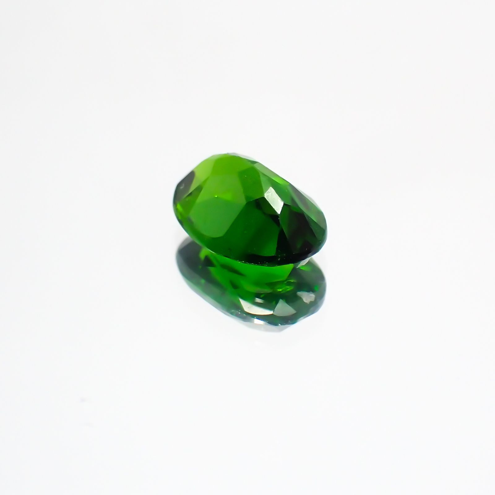 クロムダイオプサイド(宝石名クロム・ダイオプサイド)ロシア産 0.83ct 識別済[231124298]7.2x5mm前後