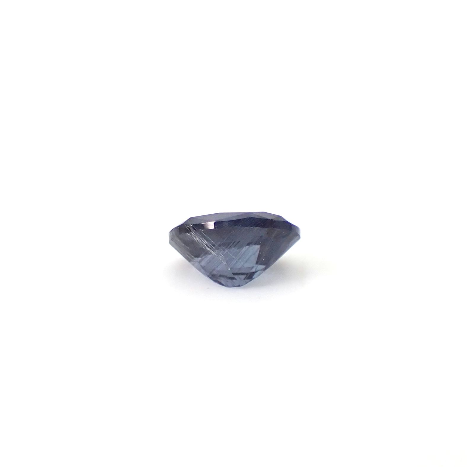 ベキリーブルーガーネット（カラーチェンジガーネット アレキタイプ） マダガスカル・ベキリー産 0.42ct / 5.1x3.9mm前後 [251231507]
