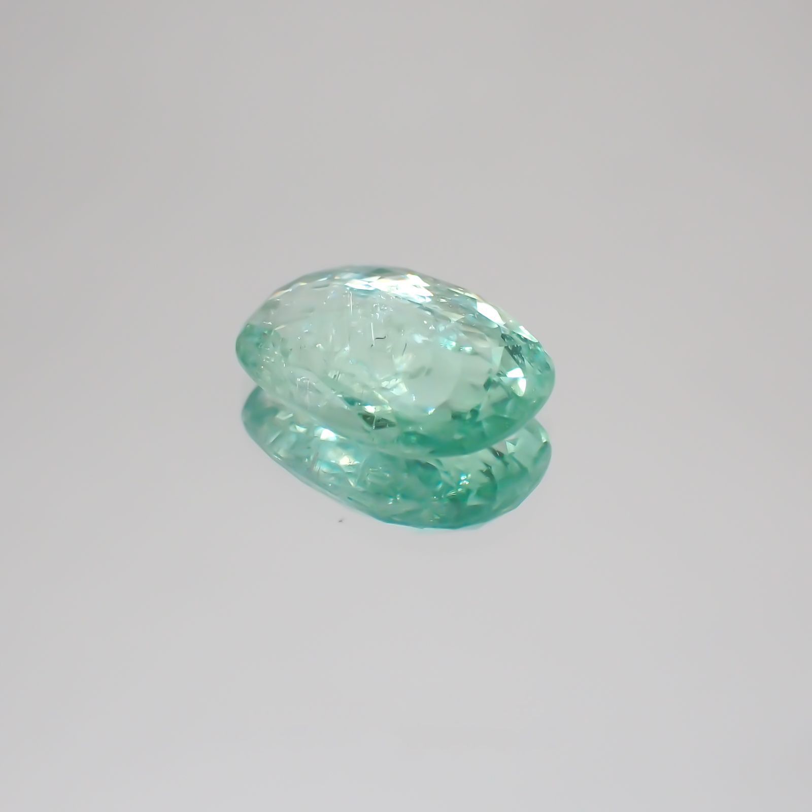パライバトルマリン(宝石名トルマリン/別名パライバ・トルマリン) モザンビーク産 2.337ct ソ付(宝貴協)[21019384]11.1×8.0mm前後