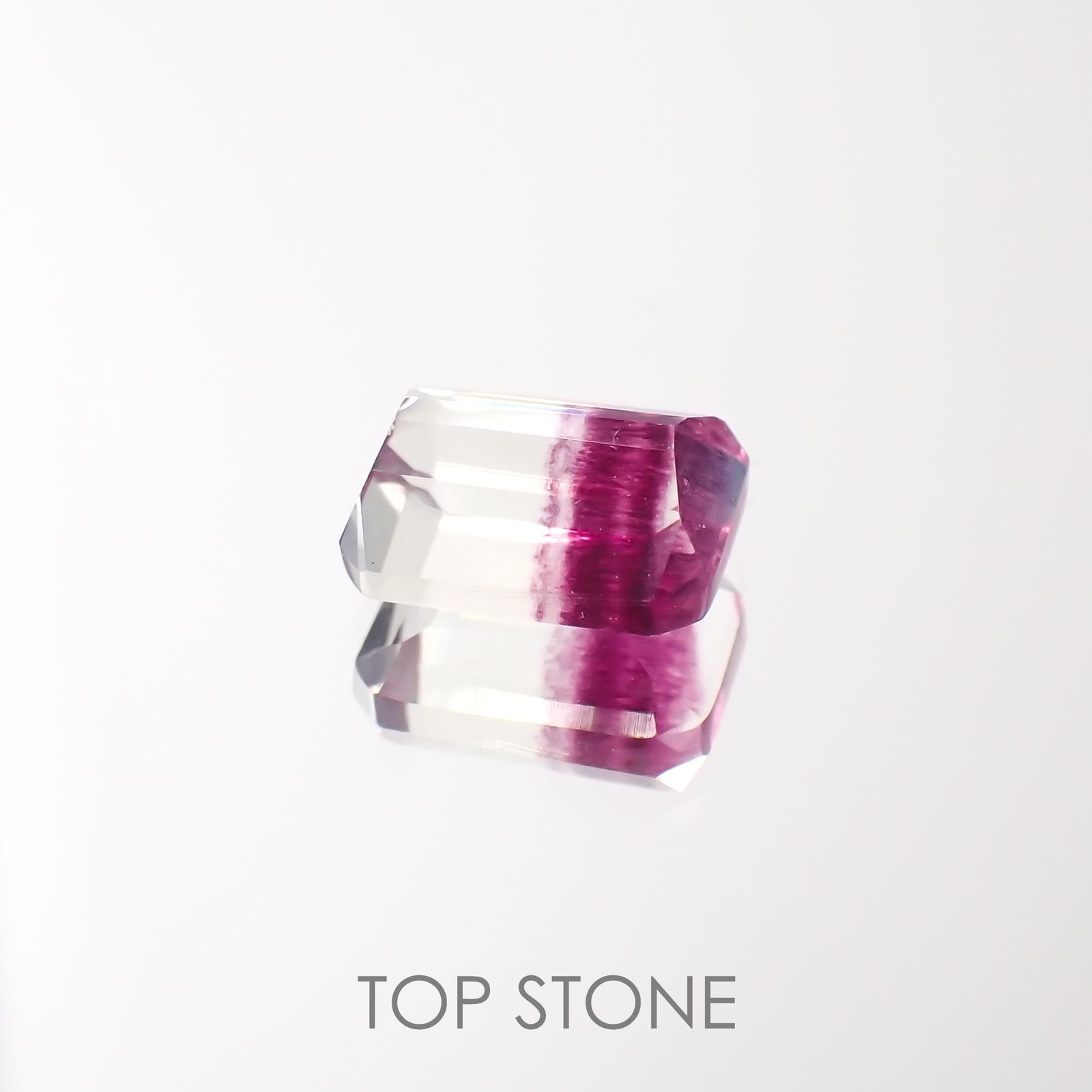 バイカラーフローライト 中国産 1.96ct[220917984]7.9x6mm前後