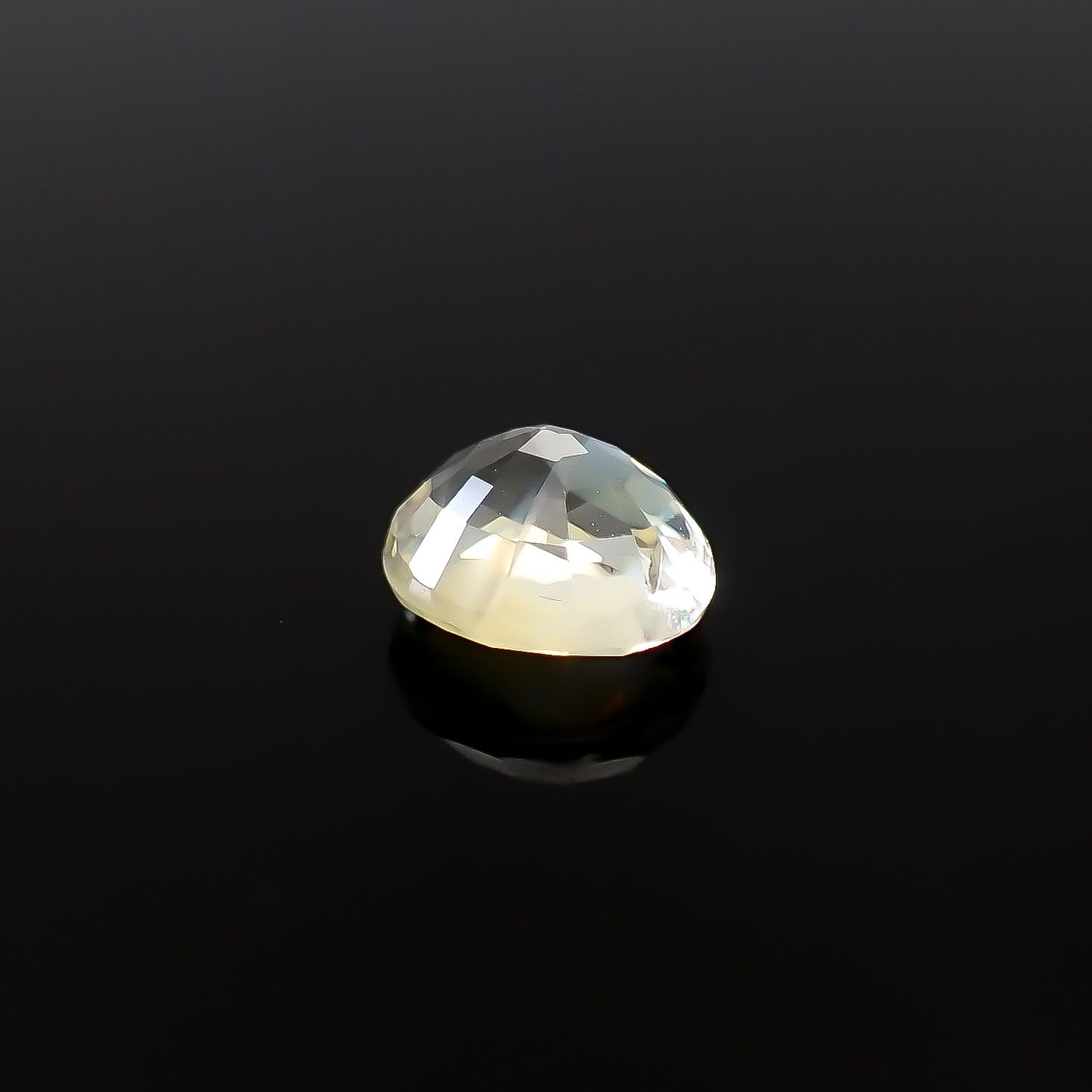 クリソベリルキャッツアイ スリランカ産 1.10ct [250329922]6.3x5.5mm前後