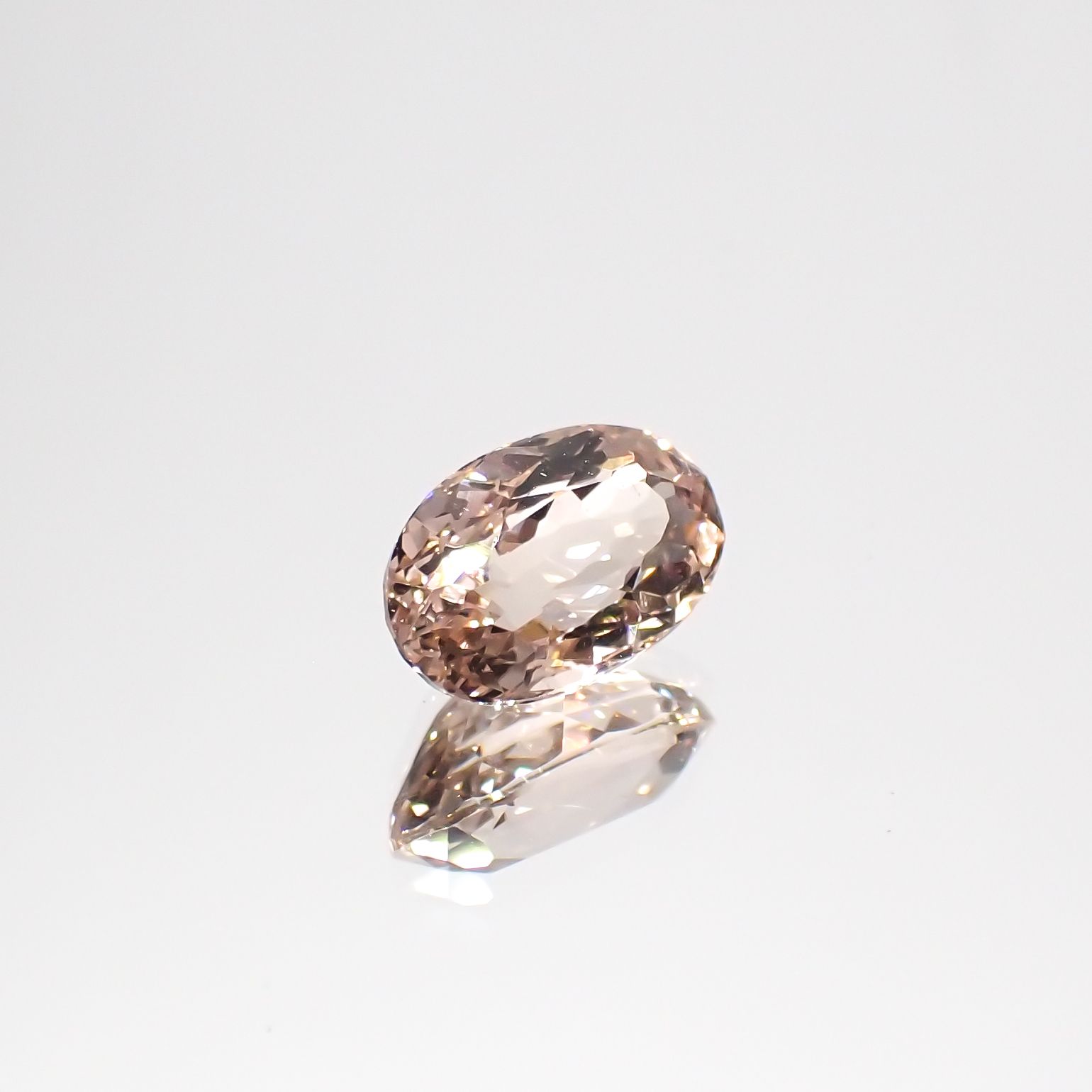 モルガナイト(宝石名モルガナイト)ナイジェリア産 1.976ct ソ付