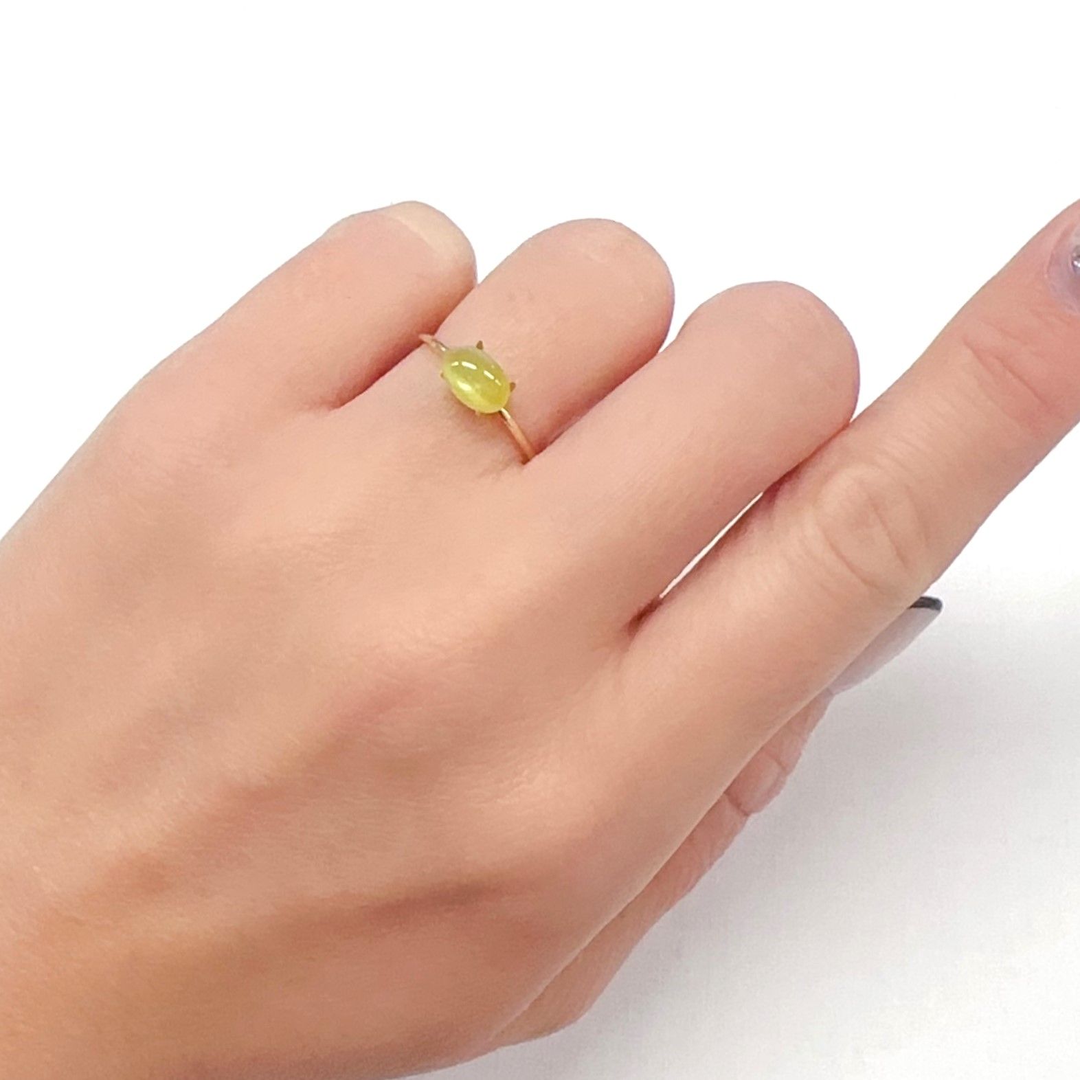 クリソベリルキャッツアイ スリランカ産 1.94ct[240226116]7.3x4.8mm前後