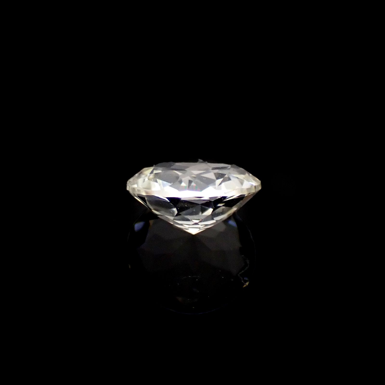含バリウム・サニディン(宝石名サニディン)ドイツ産 1.69ct 識別済[231224973]8.5x8.5mm前後