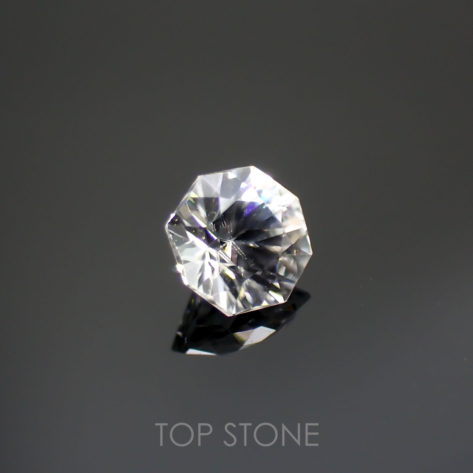 ◇オクタゴンカット◇カラーレスジルコン(宝石名ホワイト・ジルコン)スリランカ/カンボジア産 0.80ct 識別済[220114283]4.9x4.8mm前後