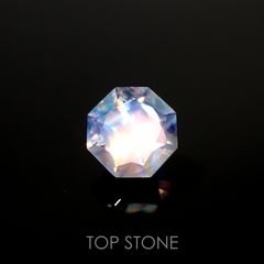 ◇オクタゴンカット◇レインボームーンストーンSA(宝石名ラブラドライト) インド・タミルナードゥ産 0.866ct ソ付(彩珠)[210611028]5.6×5.6mm前後