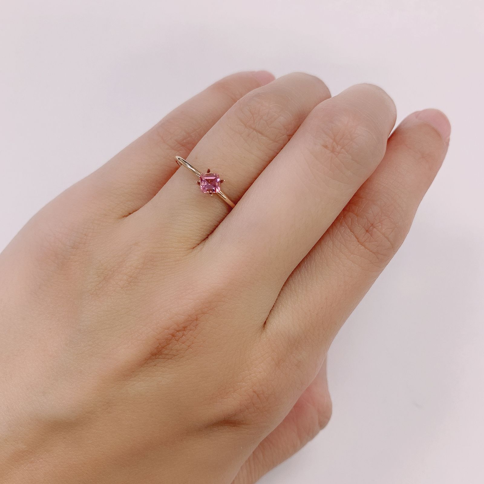 ペツォッタイト(ラズベリル)(宝石名ペツォッタイト) マダガスカル産 0.23ct ソ付(彩珠)[210812611]3.4×3.4mm前後