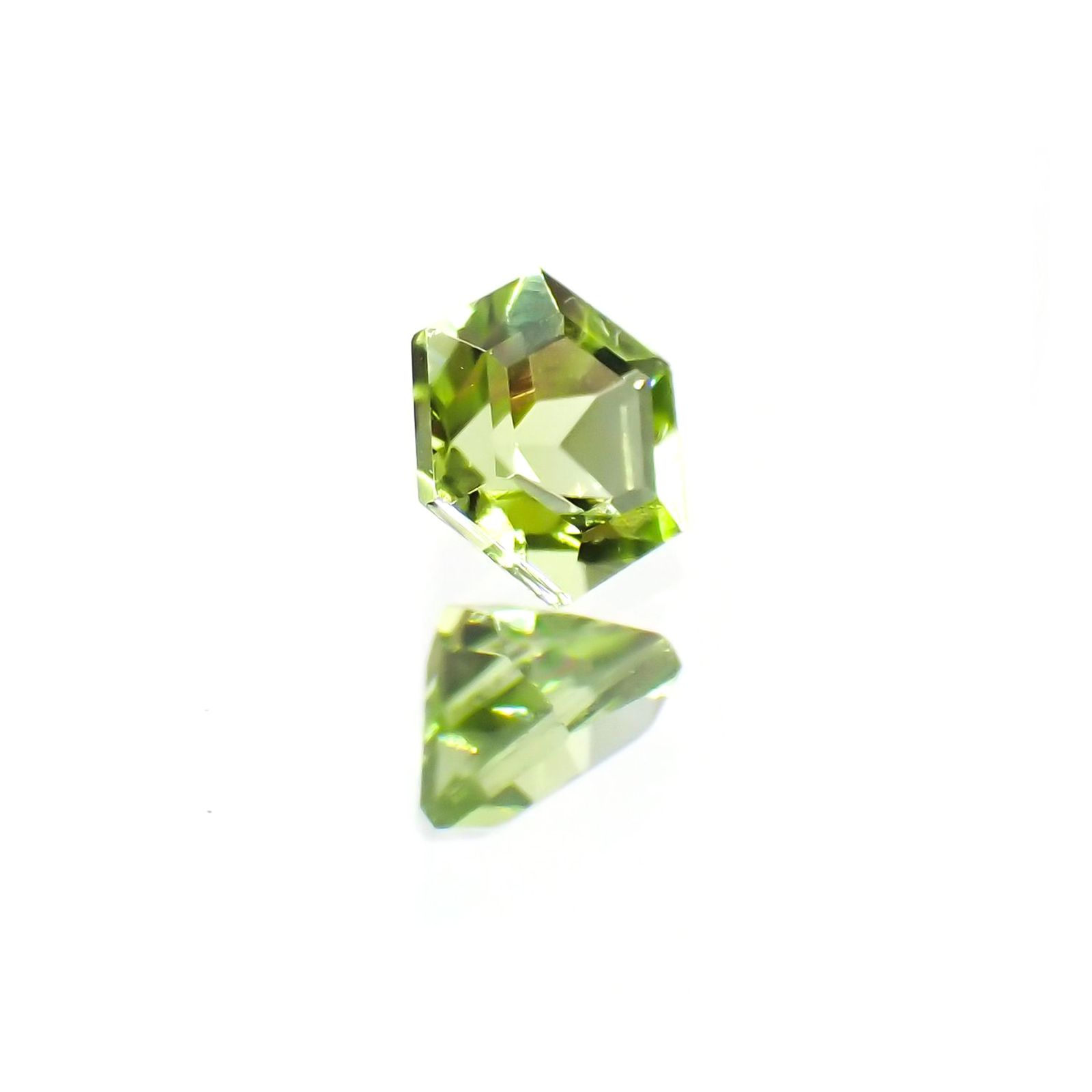 ◇ヘキサゴンカット◇ペリドット(宝石名ペリドット) パキスタン産 0.36ct 識別済[251013094]4.1×4mm前後