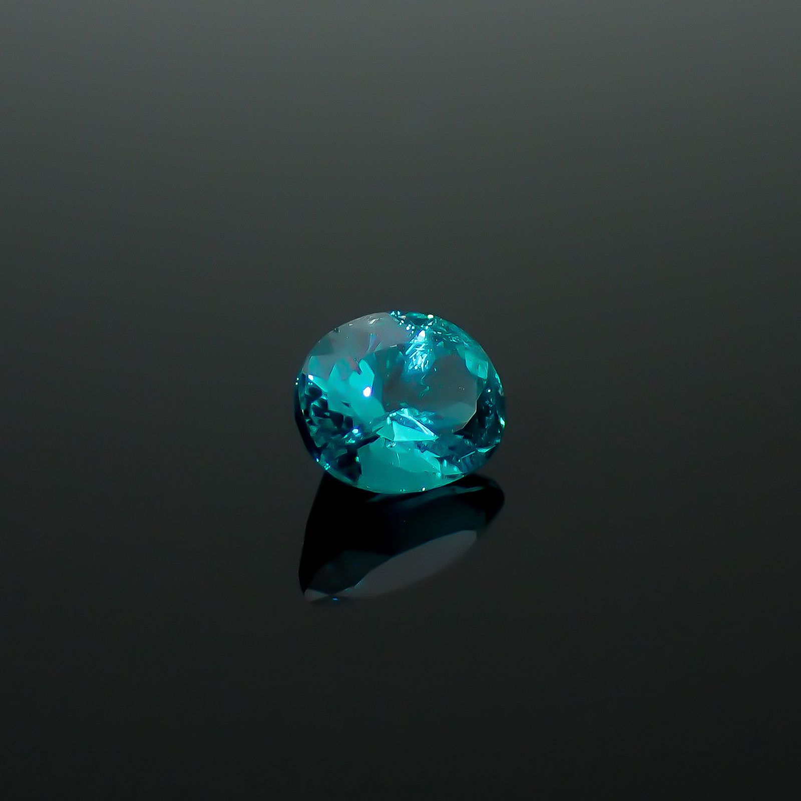 パライバトルマリン(宝石名トルマリン/別名パライバ・トルマリン)ブラジル産 GIA鑑付 0.48ct / 5.46x4.33mm前後 [260732609]