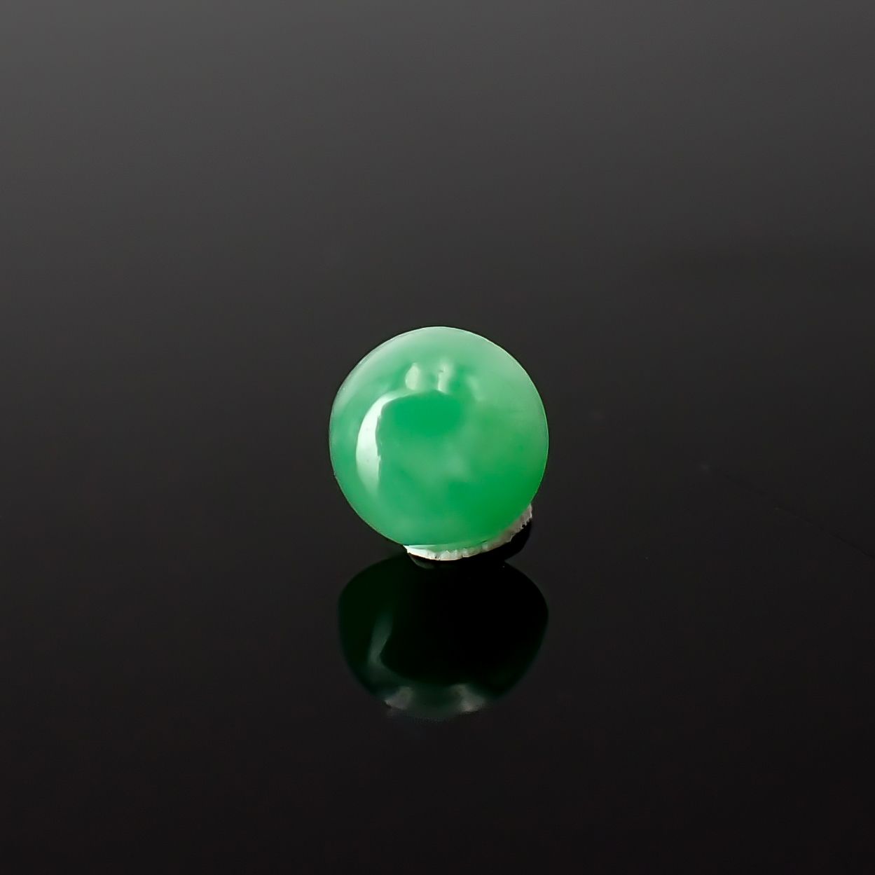 翡翠 ビルマ産 0.55ct / 4.8x4.7mm前後 [260532114]