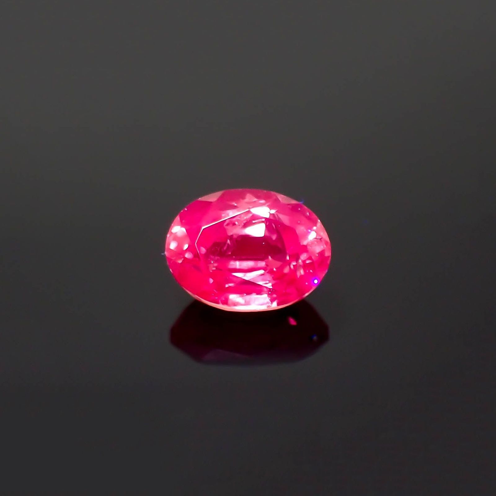 ウィンザーサファイア タンザニア・ウィンザー産 0.50ct [250120007]5.1x3.7mm前後