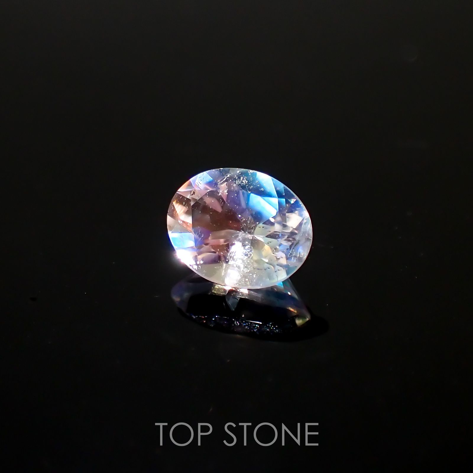 レインボームーンストーン(宝石名ラブラドライト)タンザニア産 0.82ct 識別済[220115455]6.9x5.4mm前後