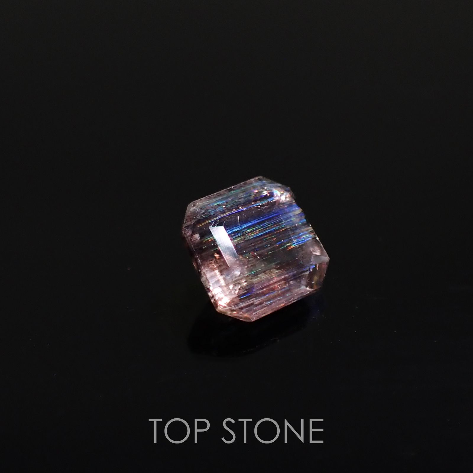 レインボースキャポライト ブラジル産 0.93ct[230320916]6x6mm前後