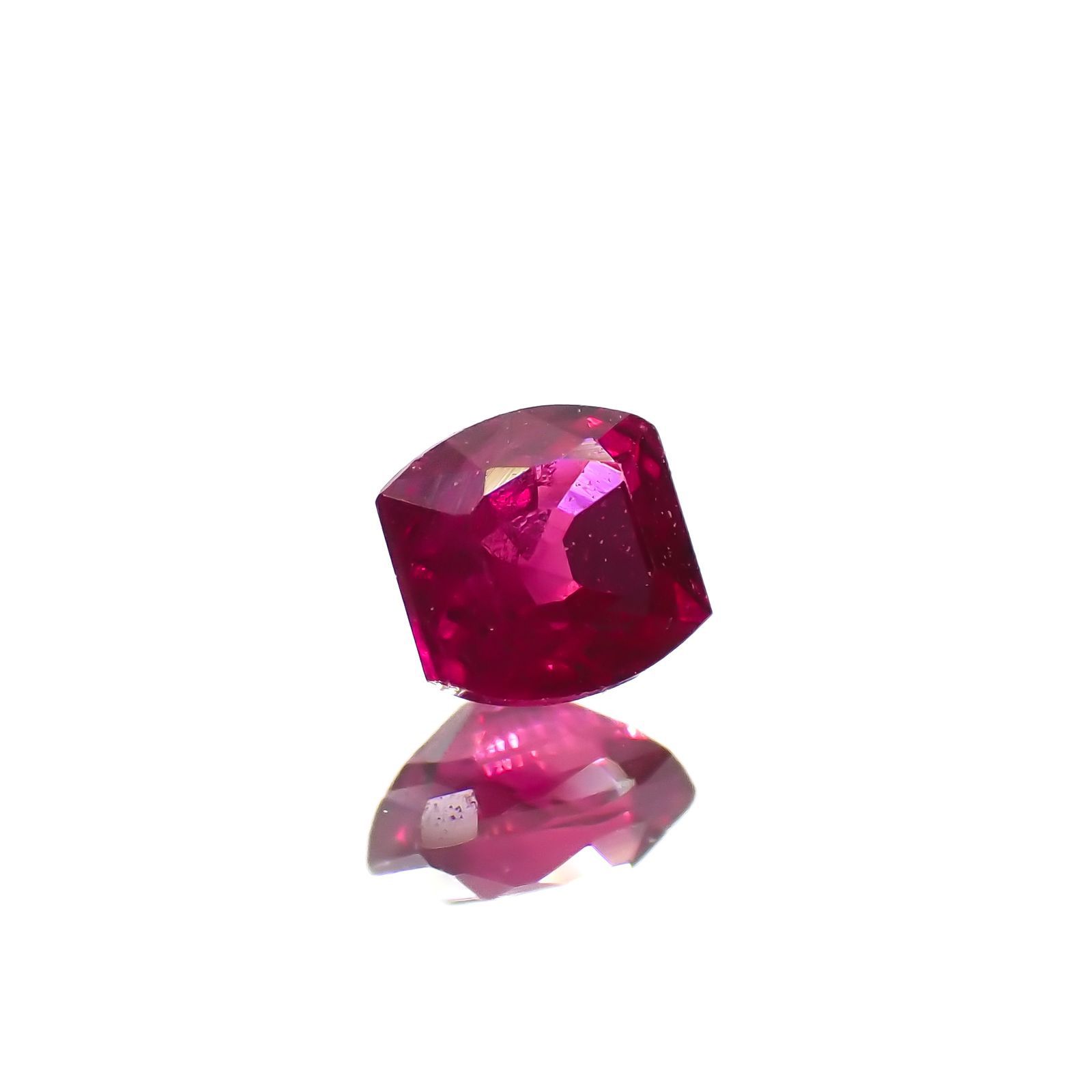 ルビー モザンビーク/ビルマ産 0.18ct[220616213]2.8x2.7mm前後