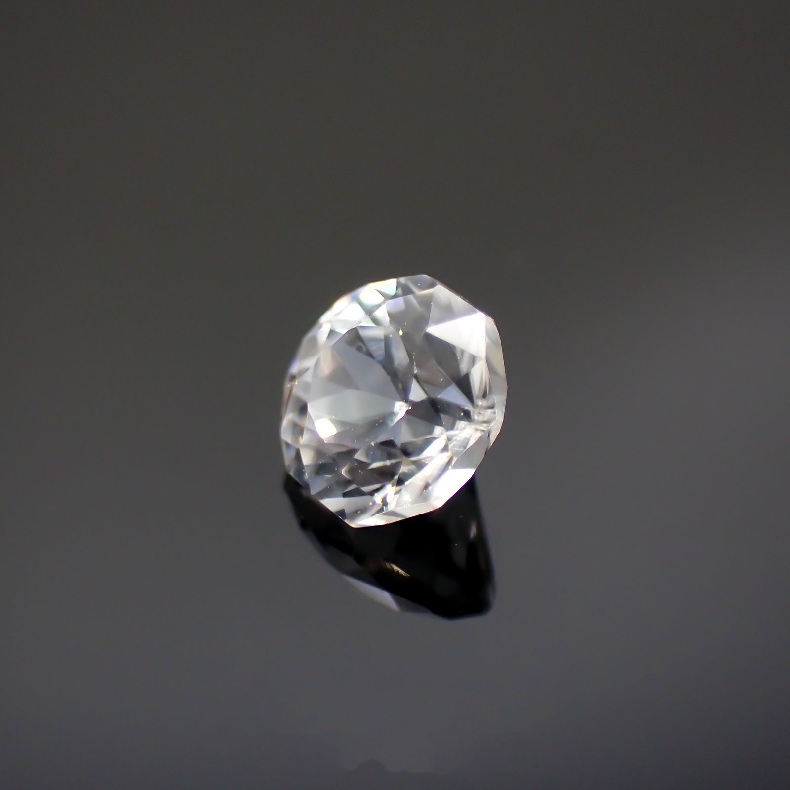 ◇オクタゴンカット◇カラーレスジルコン(宝石名ホワイト・ジルコン)スリランカ/カンボジア産 0.91ct 識別済[240214282]5x5mm前後