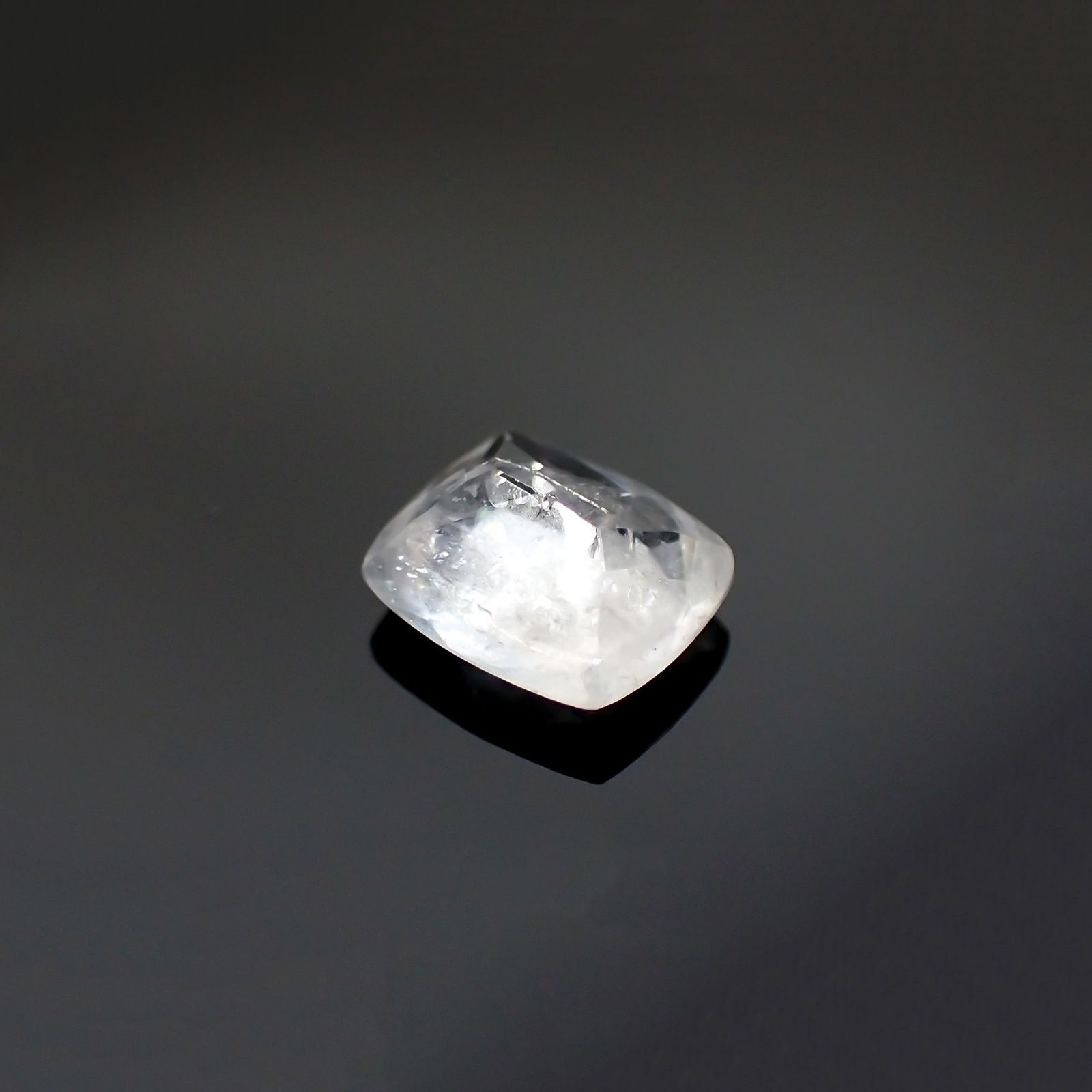 ユークレース(宝石名ユークレース)ブラジル産 1.181ct ソ付(彩珠)[230522045]7.2x6.2mm前後