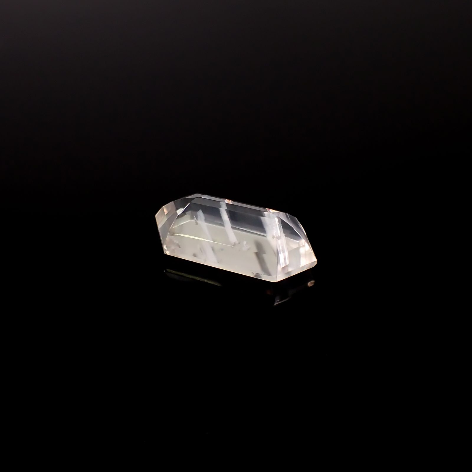 ◇カスタムカット◇マラウイムーンストーン マラウイ共和国産 13.58ct / 22.9x11.5mm前後 [260331813]