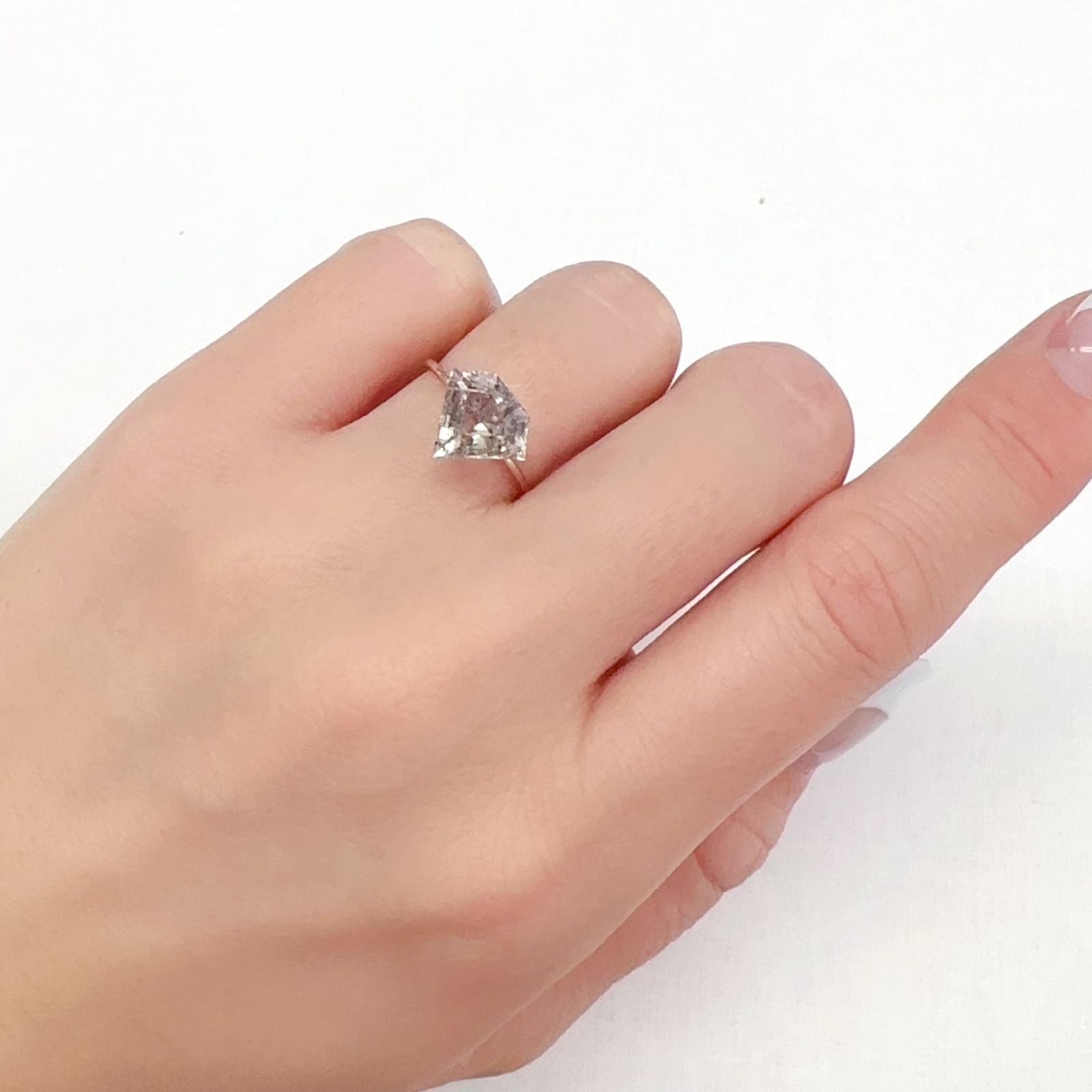 ◇カスタム・ペンタゴンカット◇ティンカーベルクォーツ ブラジル産 2.25ct[240125443]10.8x9.4mm前後