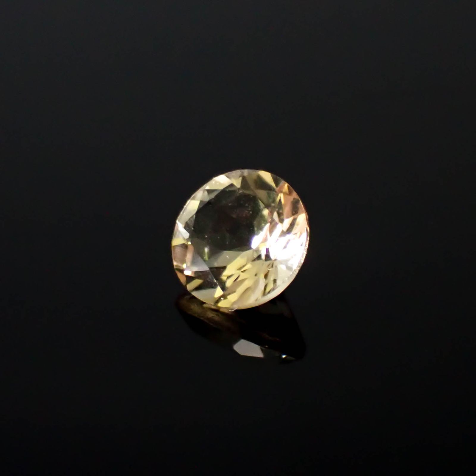 イエローベリル(宝石名イエロー・ベリル)ブラジル産 1.19ct 識別済[250329986]6.9x6.9mm前後