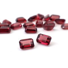 ◇ランダムセレクト◇パイラルスパイトガーネット モザンビーク産 約0.85ct / 6.1x4.1mm前後 [260532219]