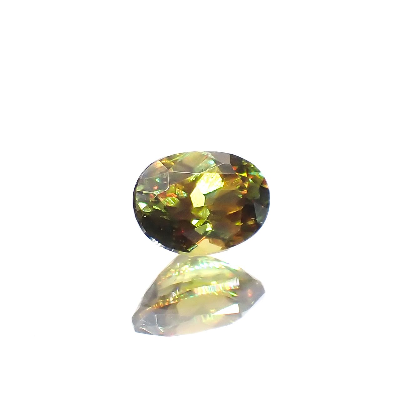 カラーチェンジスフェーン パキスタン産 0.19ct[230522190]4x2.9mm前後