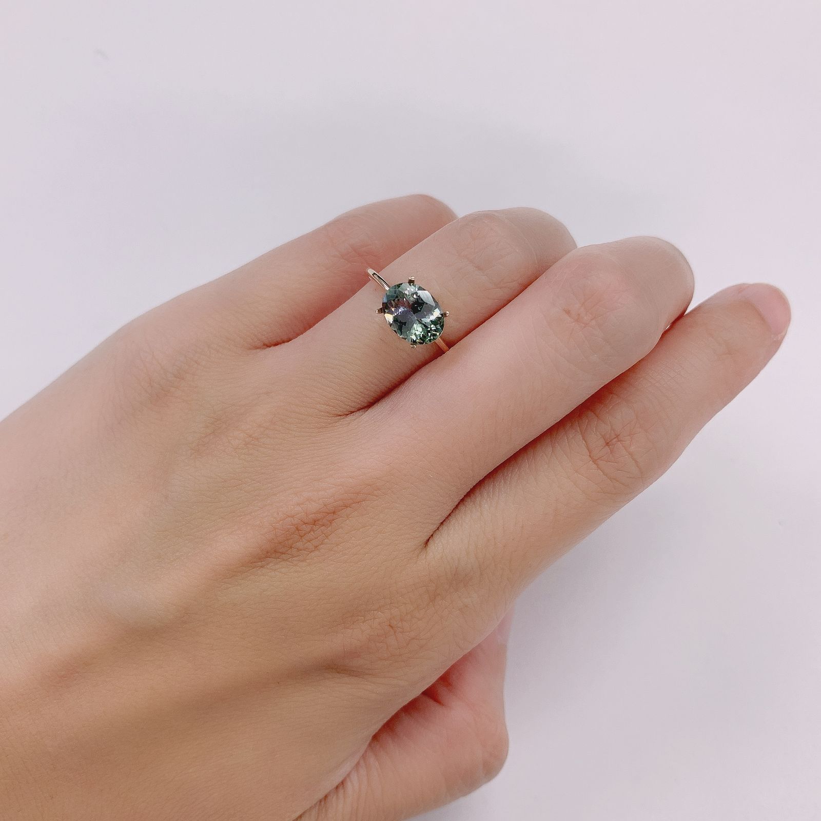 バイカラータンザナイト(宝石名バイカラー・ゾイサイト) タンザニア産 1.56ct 識別済[210812651]8.6×6.5mm前後