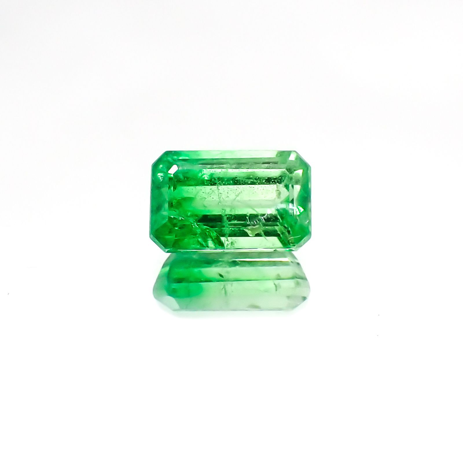 バイカラーツァボライト(宝石名グリーン グロッシュラー・ガーネット)タンザニア産 1.21ct 識別済[231124261]7.1x4.6mm前後