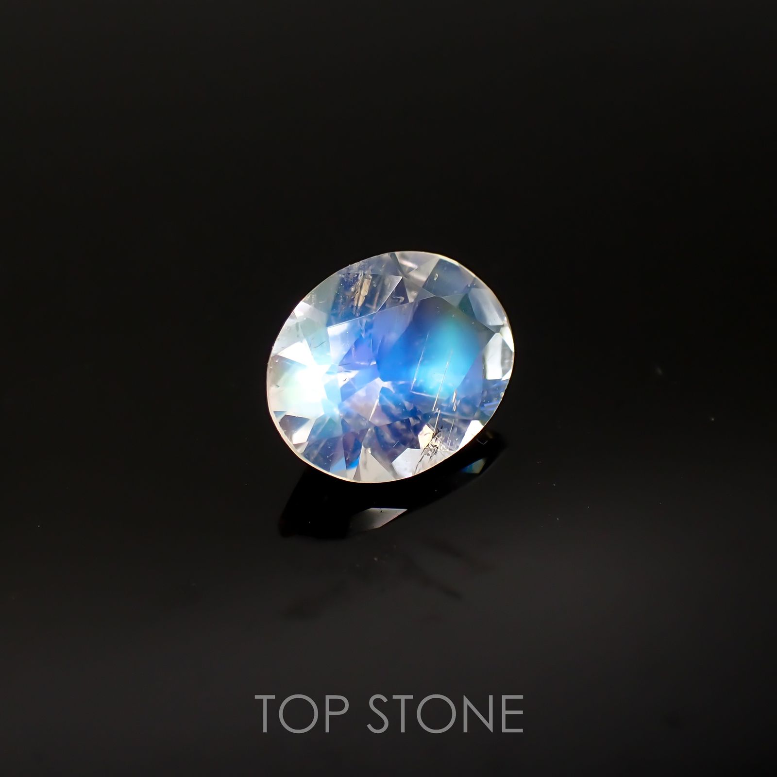 レインボームーンストーン(宝石名ラブラドライト)タンザニア産 1.08ct 識別済[220817476]8.1x6.4mm前後