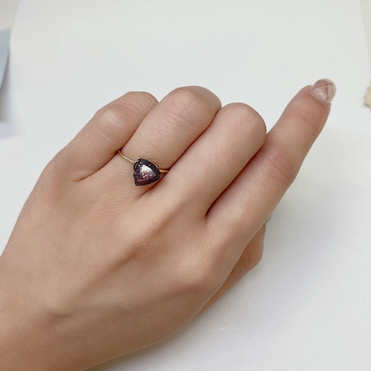 ブラッドショットアイオライト インド産 ルース 0.85ct[210310445]7.9×5.9mm前後