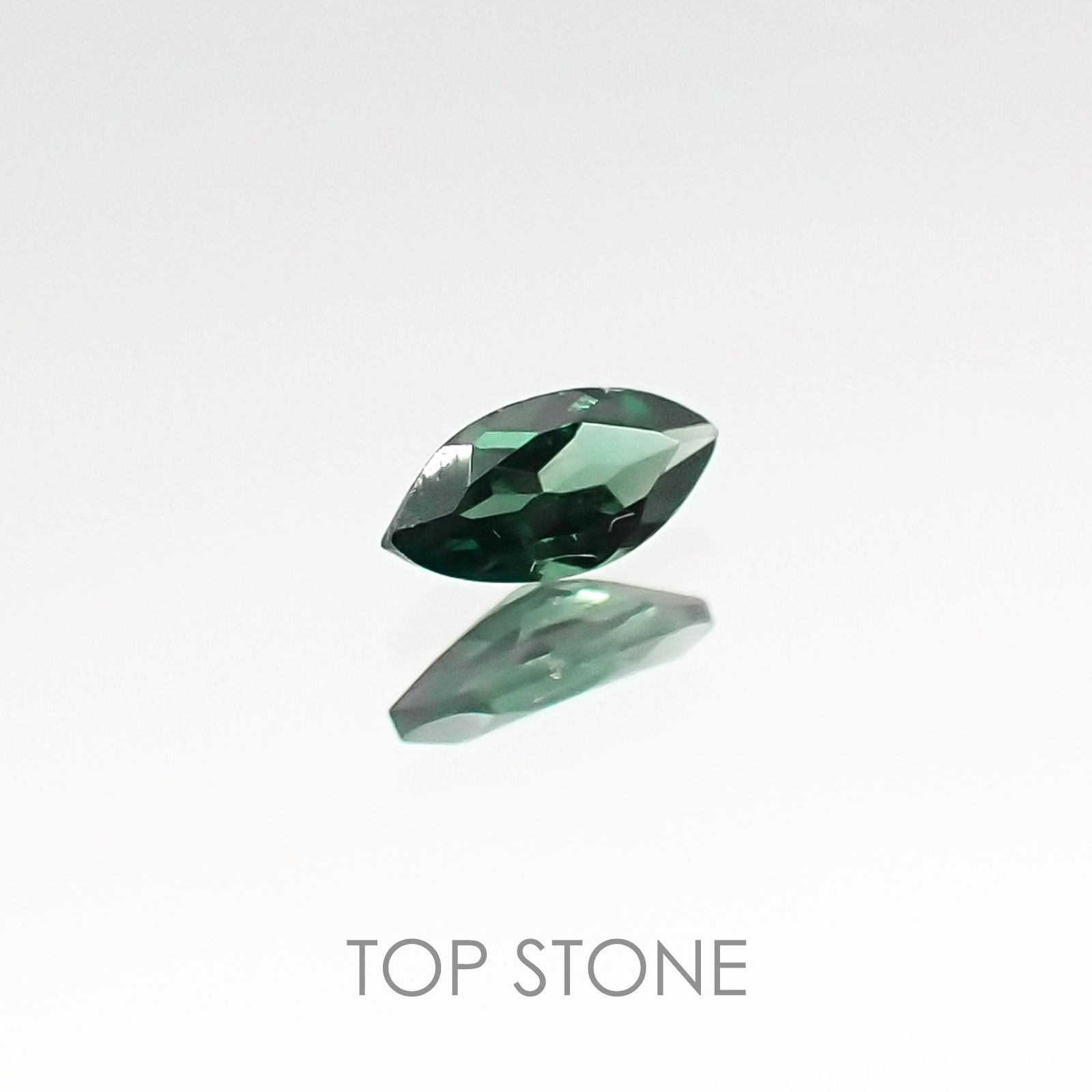 カラーチェンジガーネット(アレキタイプ) マダガスカル・ベキリー産 ルース 0.098ct[20106595]4.2×2.1mm前後