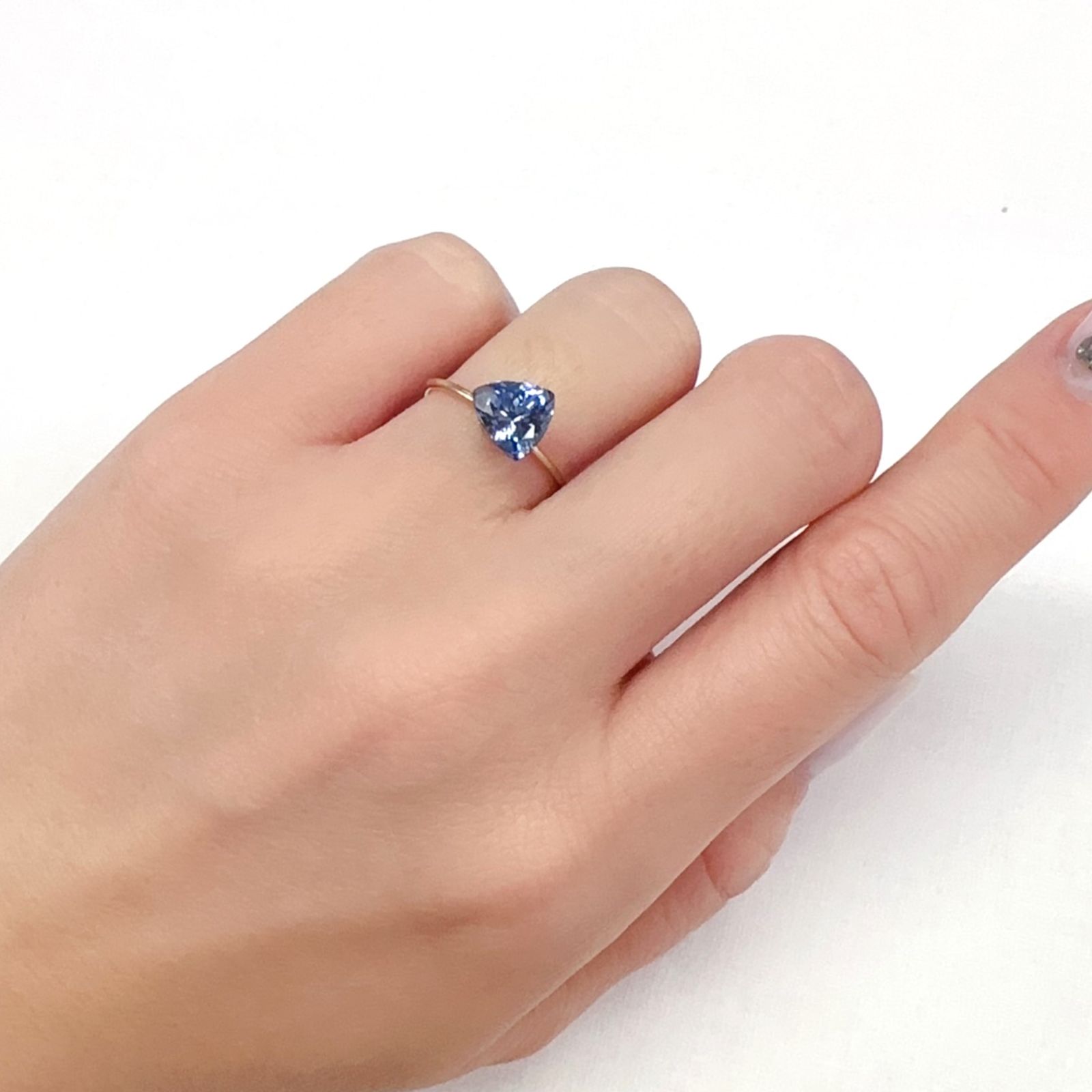 バイカラータンザナイト(宝石名タンザナイト)タンザニア産 1.92ct 識別済[231224809]7.7x7.6mm前後