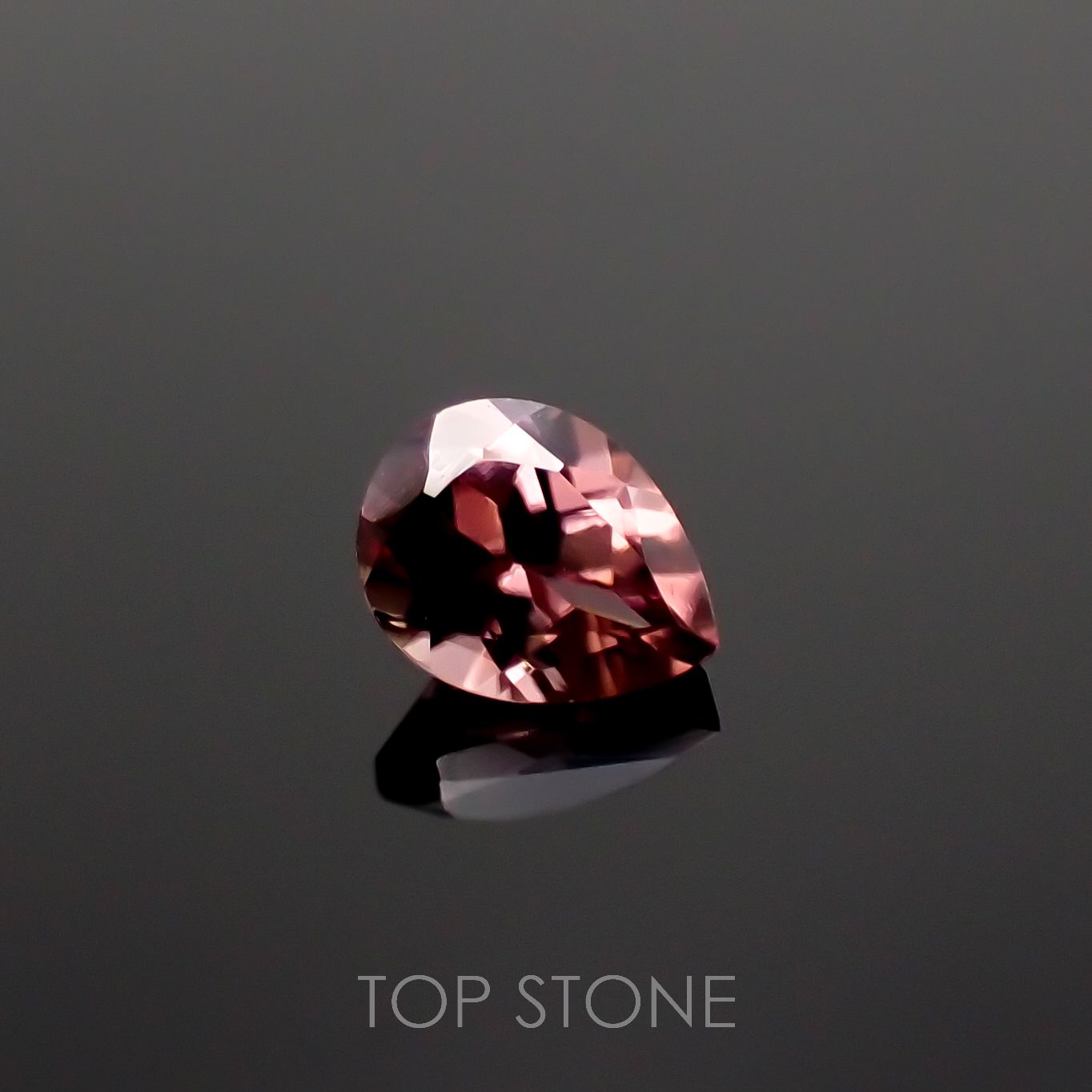 ピンクジルコン(宝石名ジルコン)スリランカ/カンボジア産 0.50ct 識別済[221018489]5.1x3.9mm前後