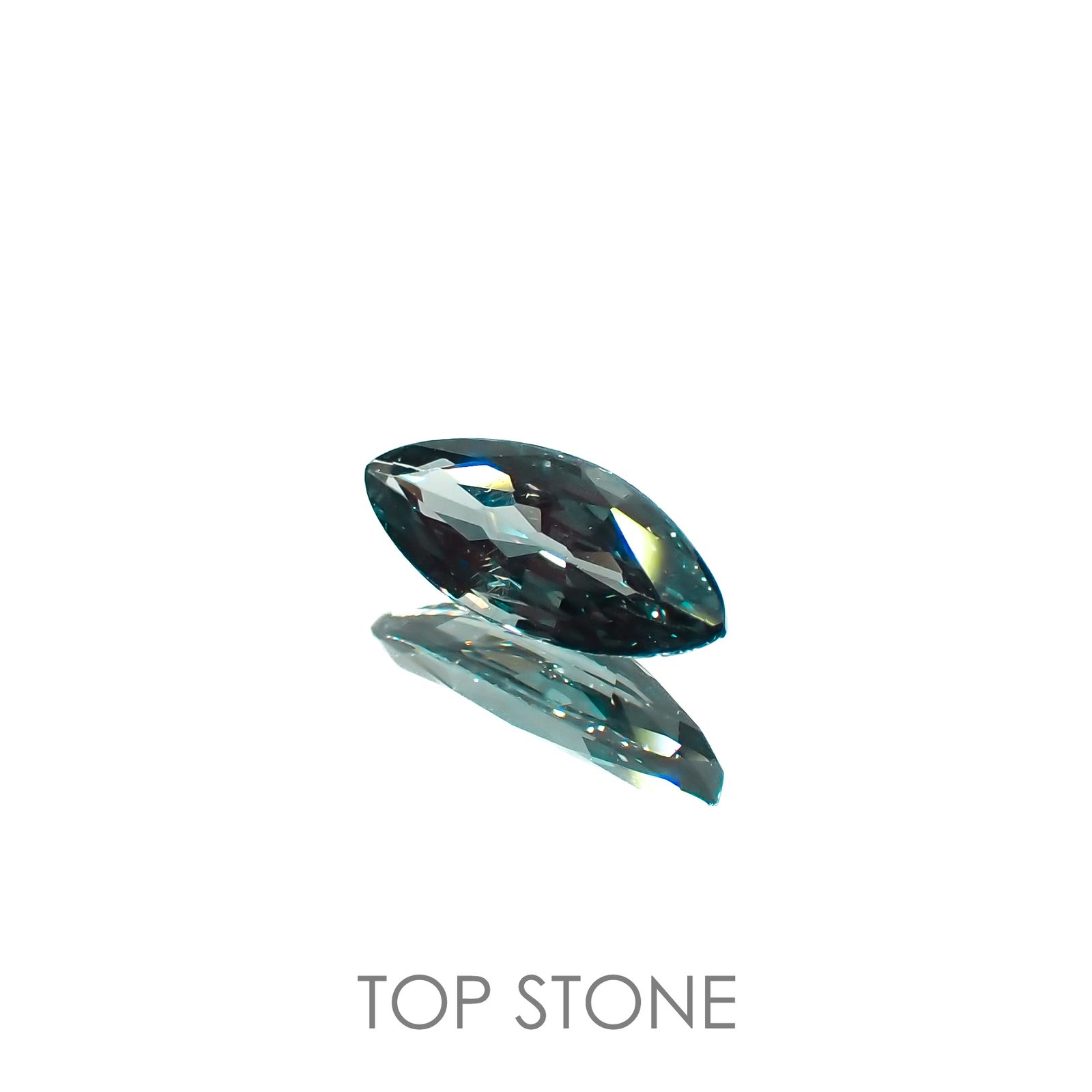 カラーチェンジガーネット アレキタイプ(宝石名ガーネット)マダガスカル・ベキリー産 0.56ct 識別済[221219619]8.4x3.4mm前後