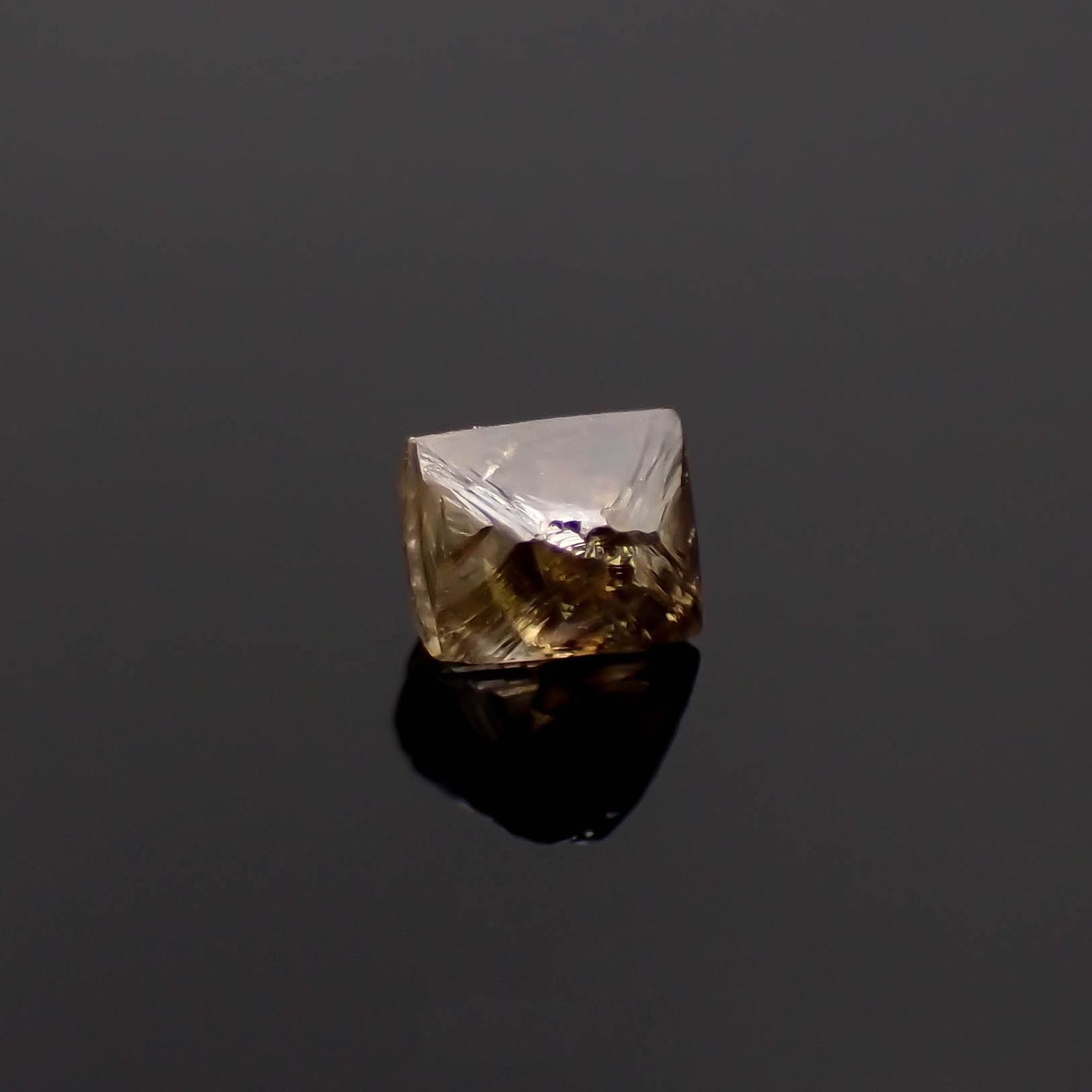 ソーヤブルダイヤモンド原石 0.49ct[230119760]4.3x4.2mm前後