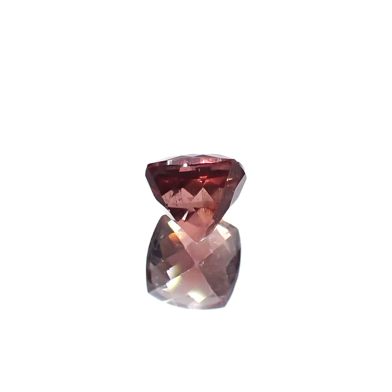 ピンクアパタイト ブラジル産 1.47ct [251224928]6.3x6.3mm前後